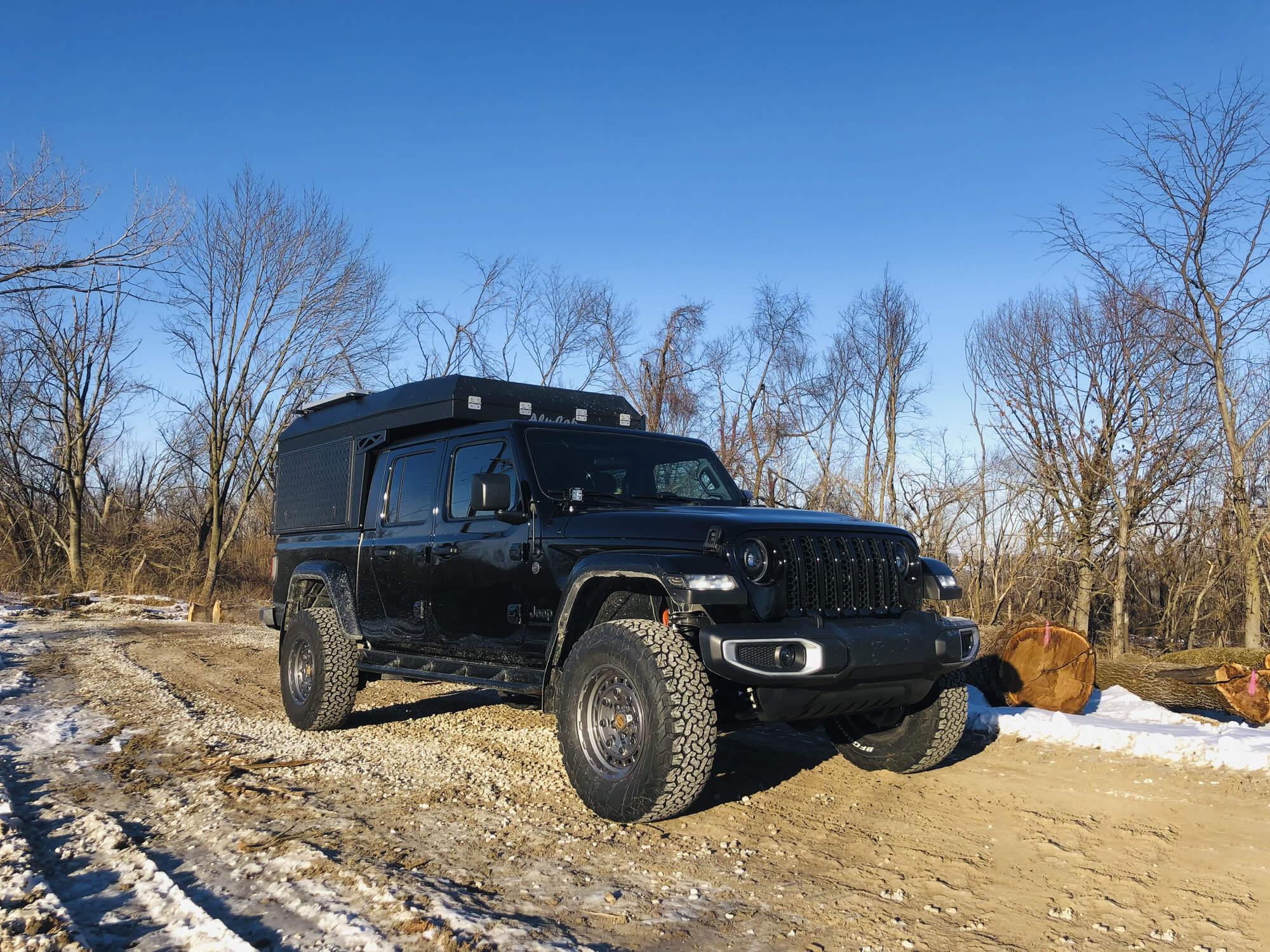 Jeep Gladiator Alu-Cab Canopy Camper IMG_3844