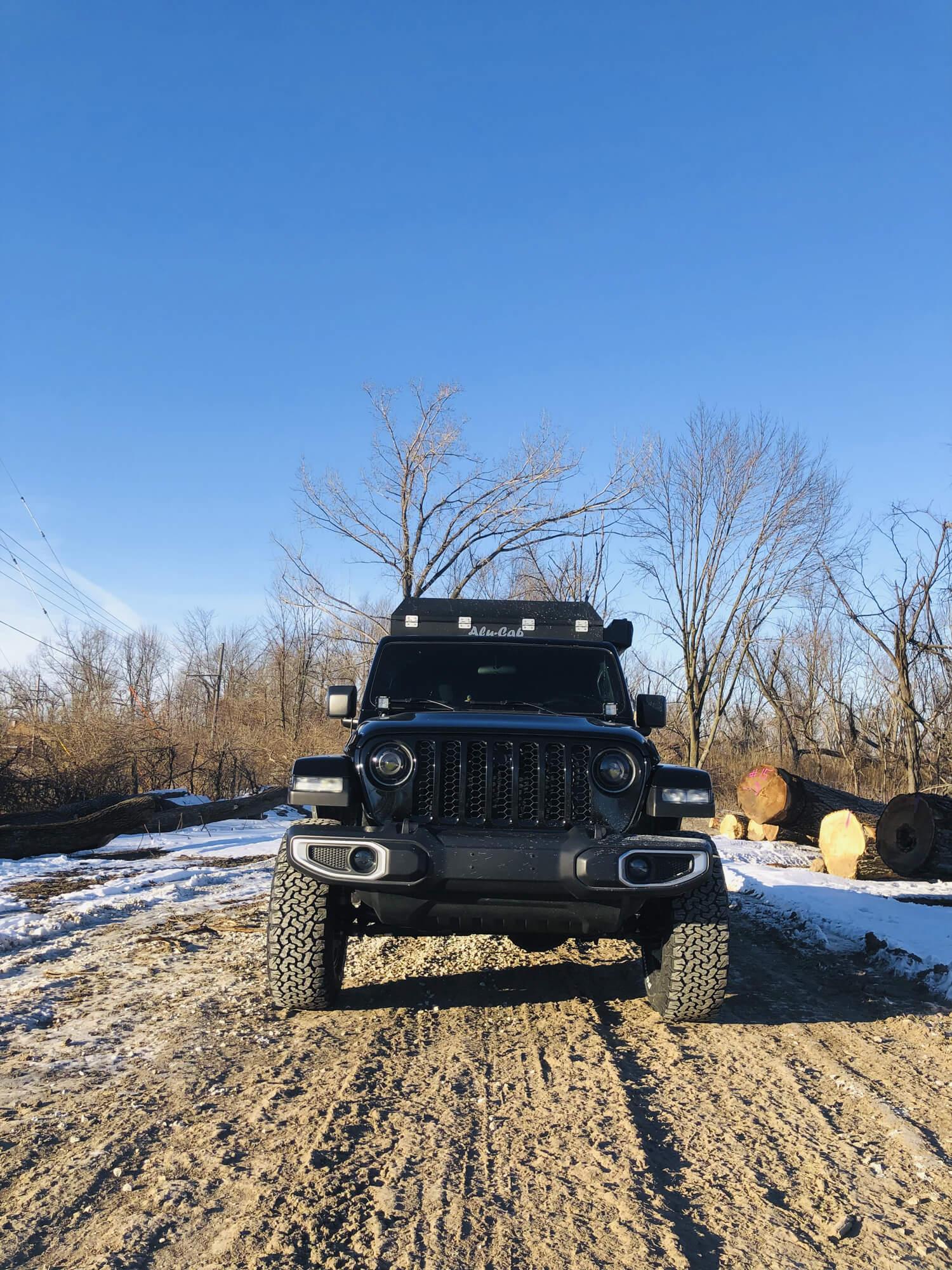 Jeep Gladiator Alu-Cab Canopy Camper IMG_3845