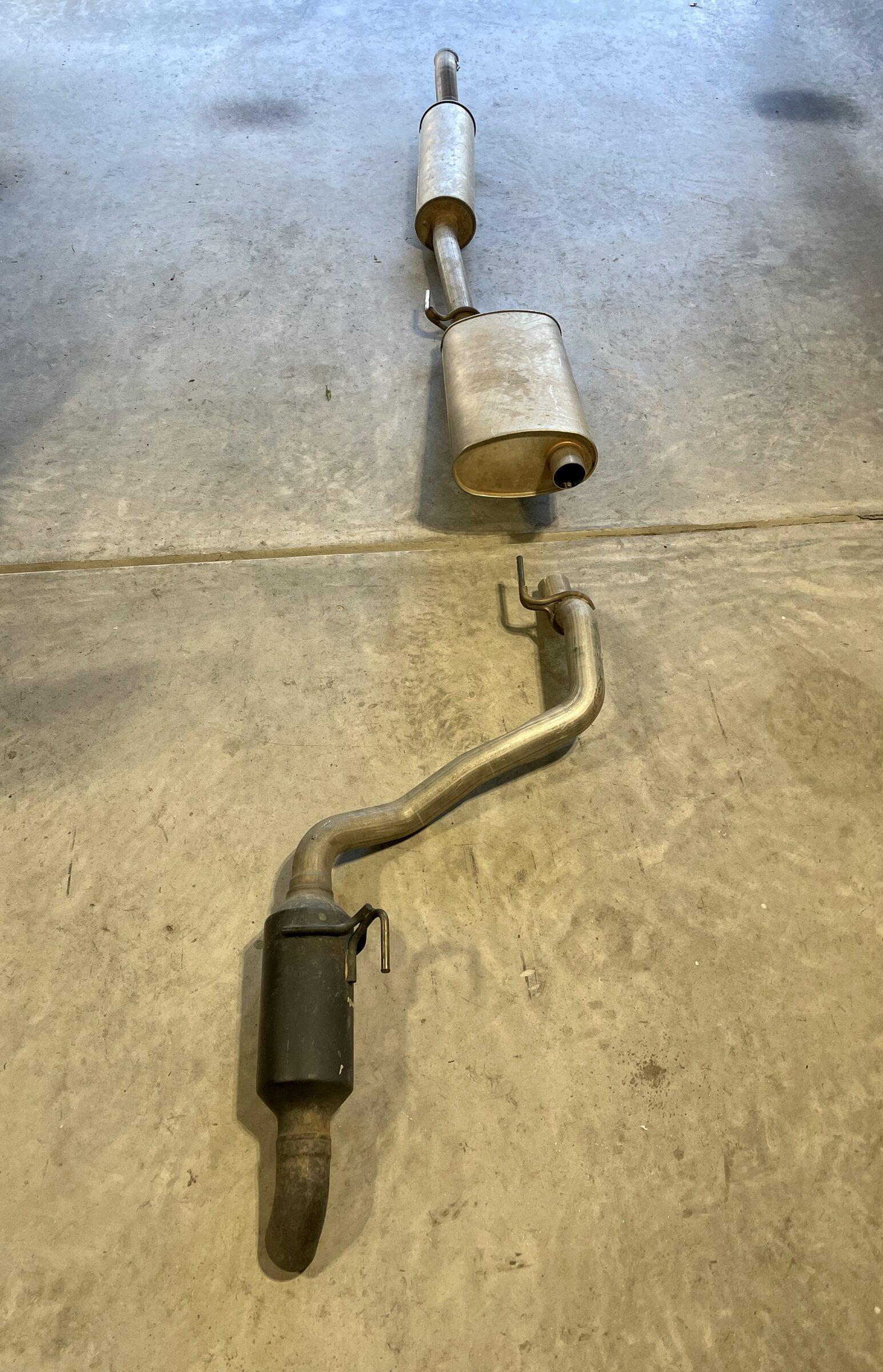 Jeep Gladiator OEM Exhaust ED3387FA-A904-416B-914B-E0457D49F431