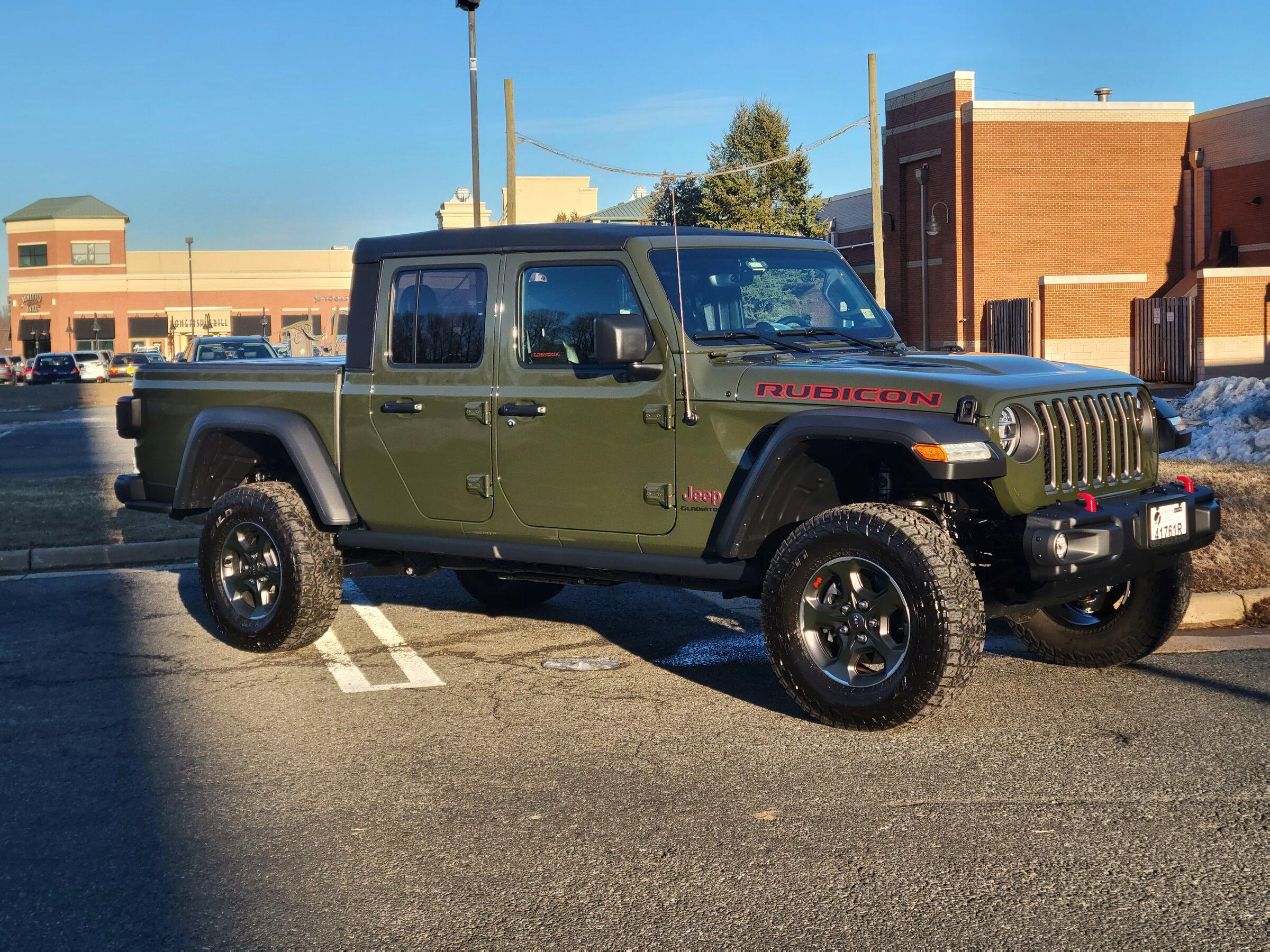 Jeep Gladiator Lets see all those Gladiators with lifts and bigger tires! 20220122_160311