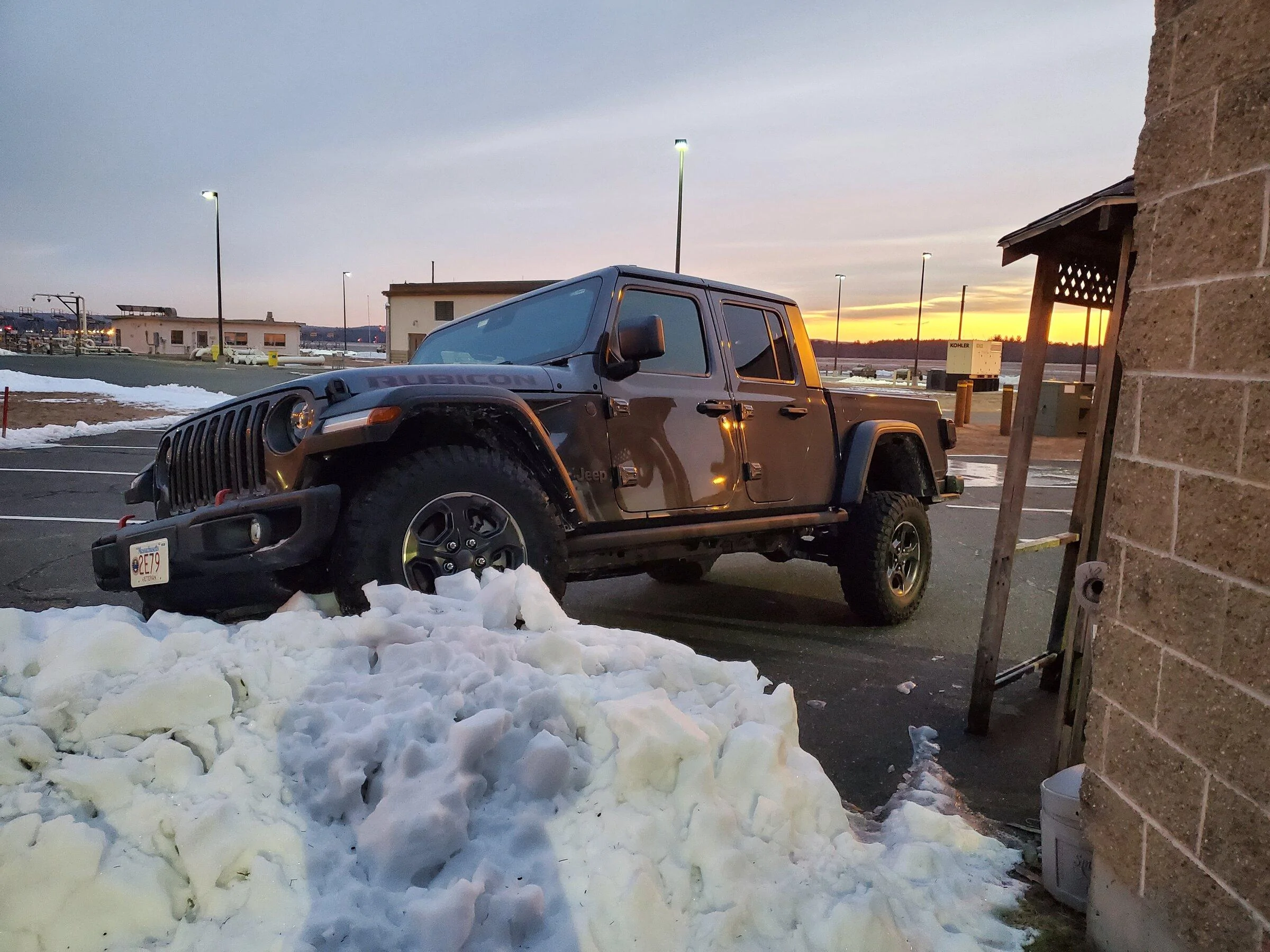 Jeep Gladiator Let's see those winter wheeling shots! ? 20220123_065256