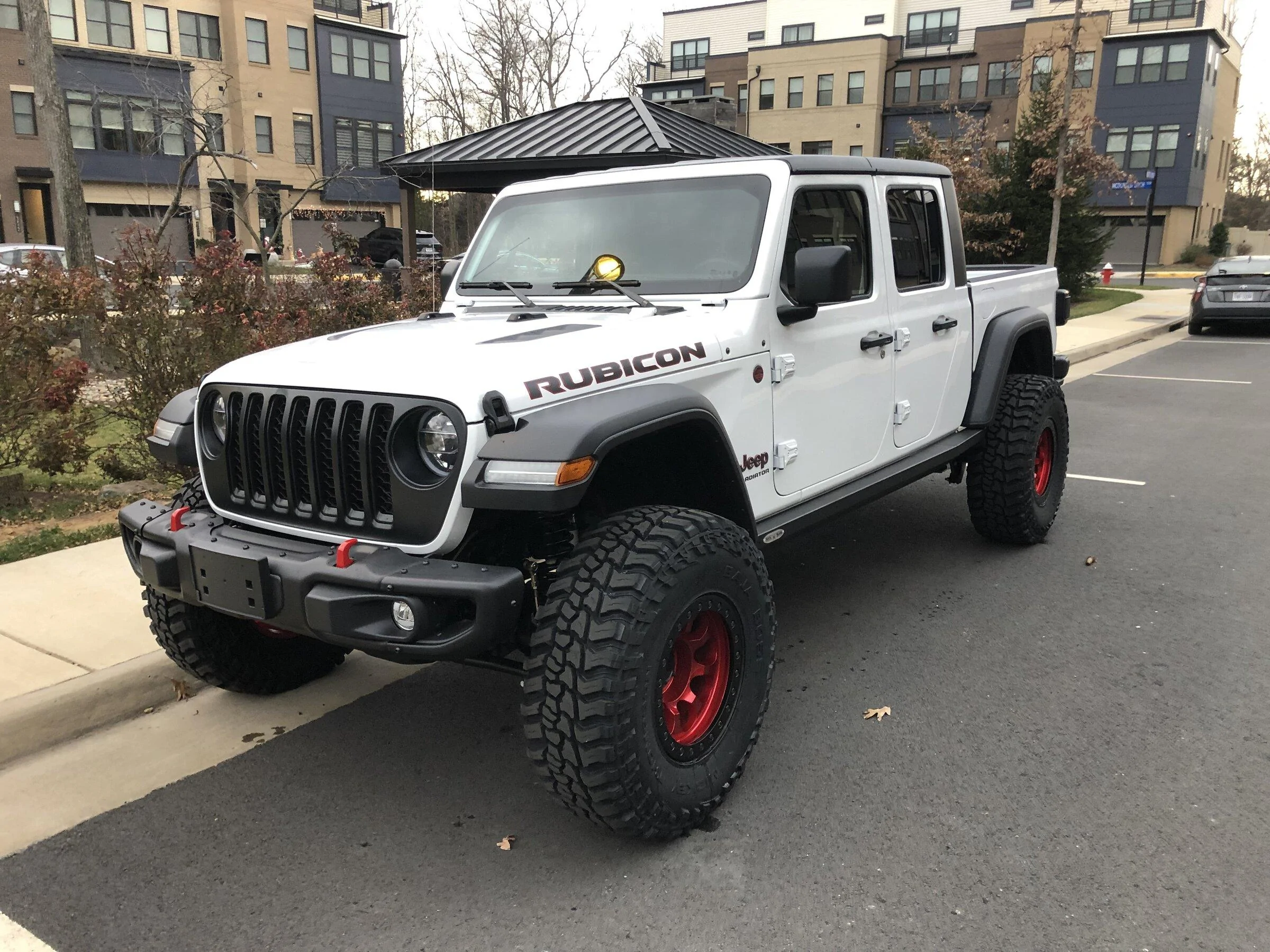 Jeep Gladiator BRIGHT WHITE Gladiator JT Club A8ED0D8D-F011-4395-B1EE-0E6C7120078E