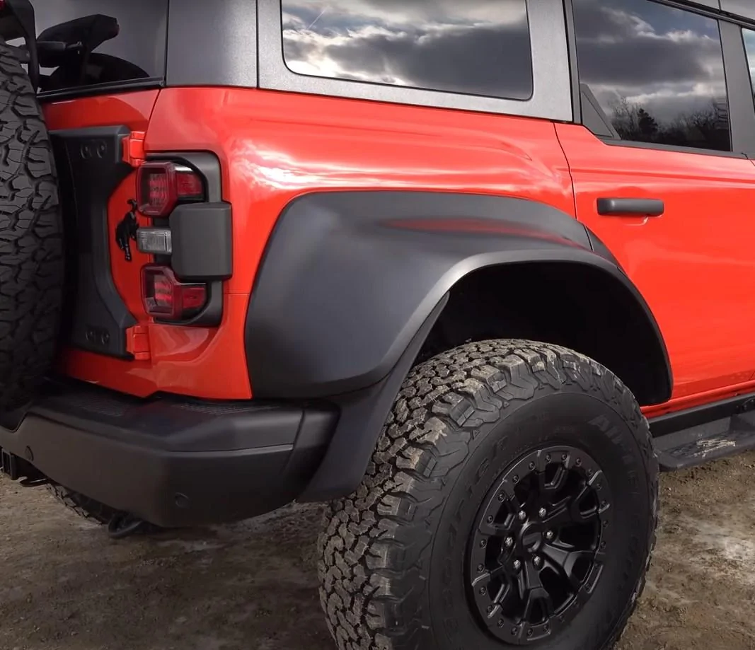 Jeep Gladiator Bronco Raptor just released! fenders3