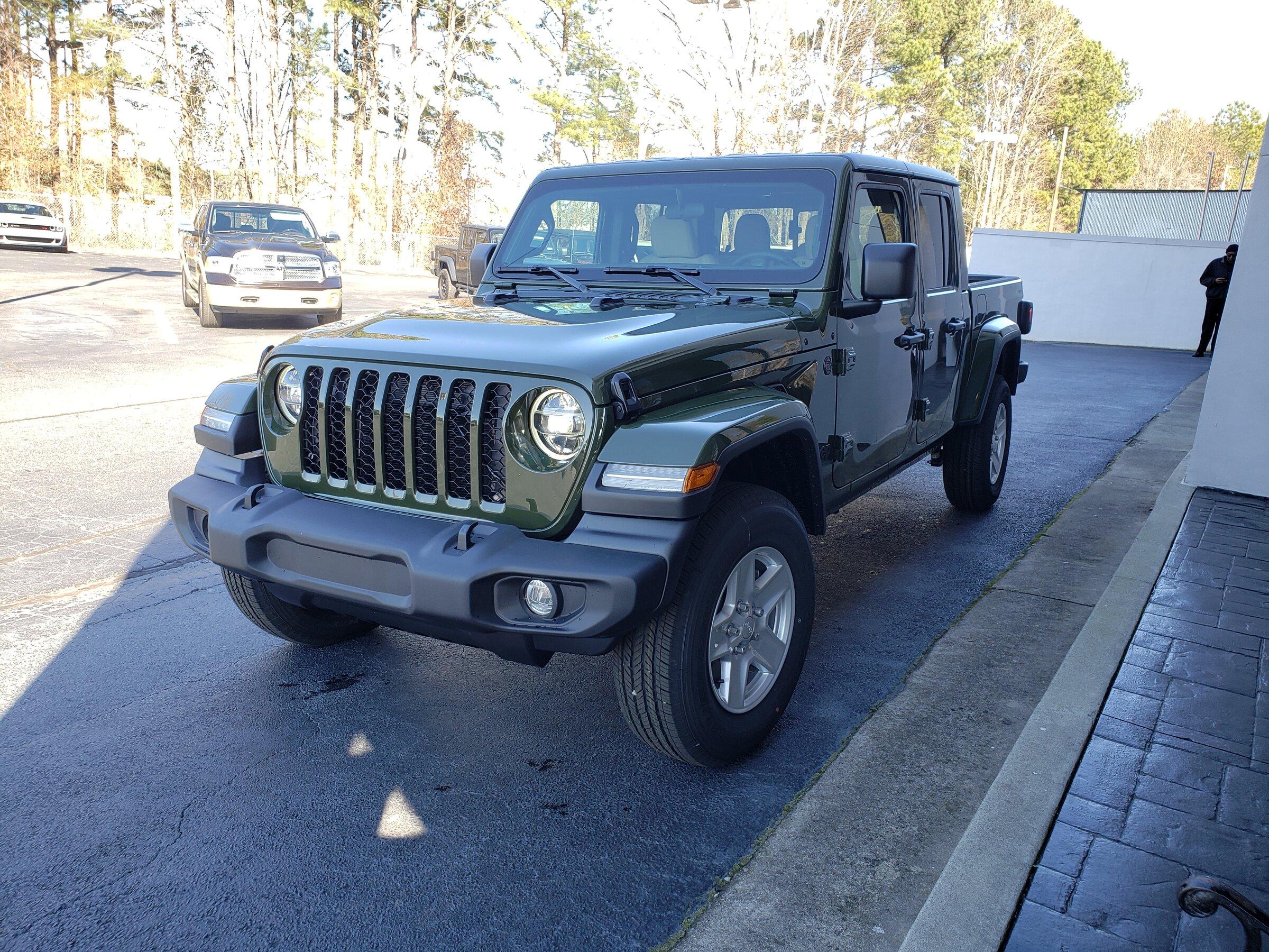 Jeep Gladiator MY22 Only - Anyone moved to D1? 20220124_135357
