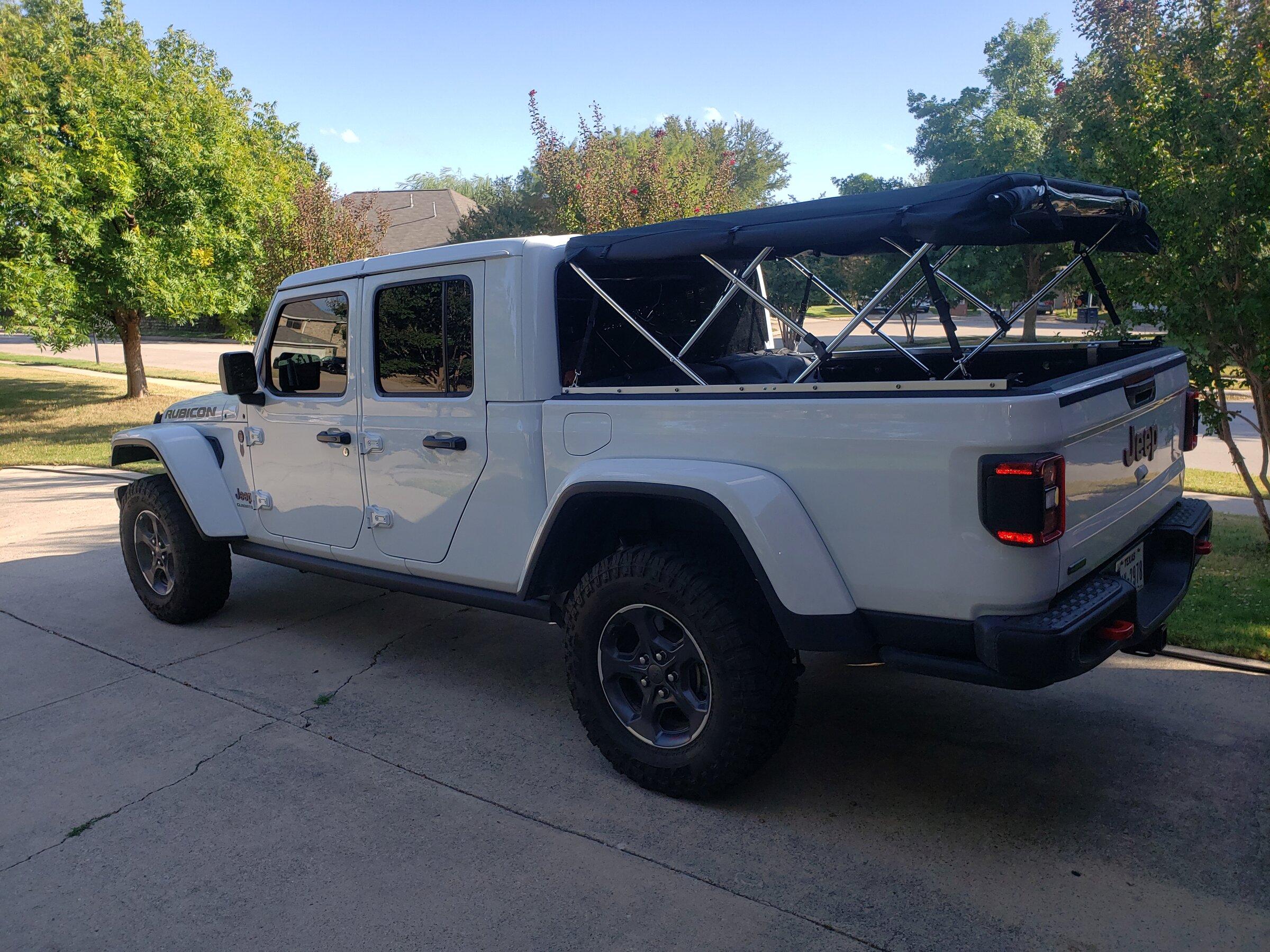 Jeep Gladiator Bed Cover Preference: Roll Up or Flip Up, and Why? 20211010_163707