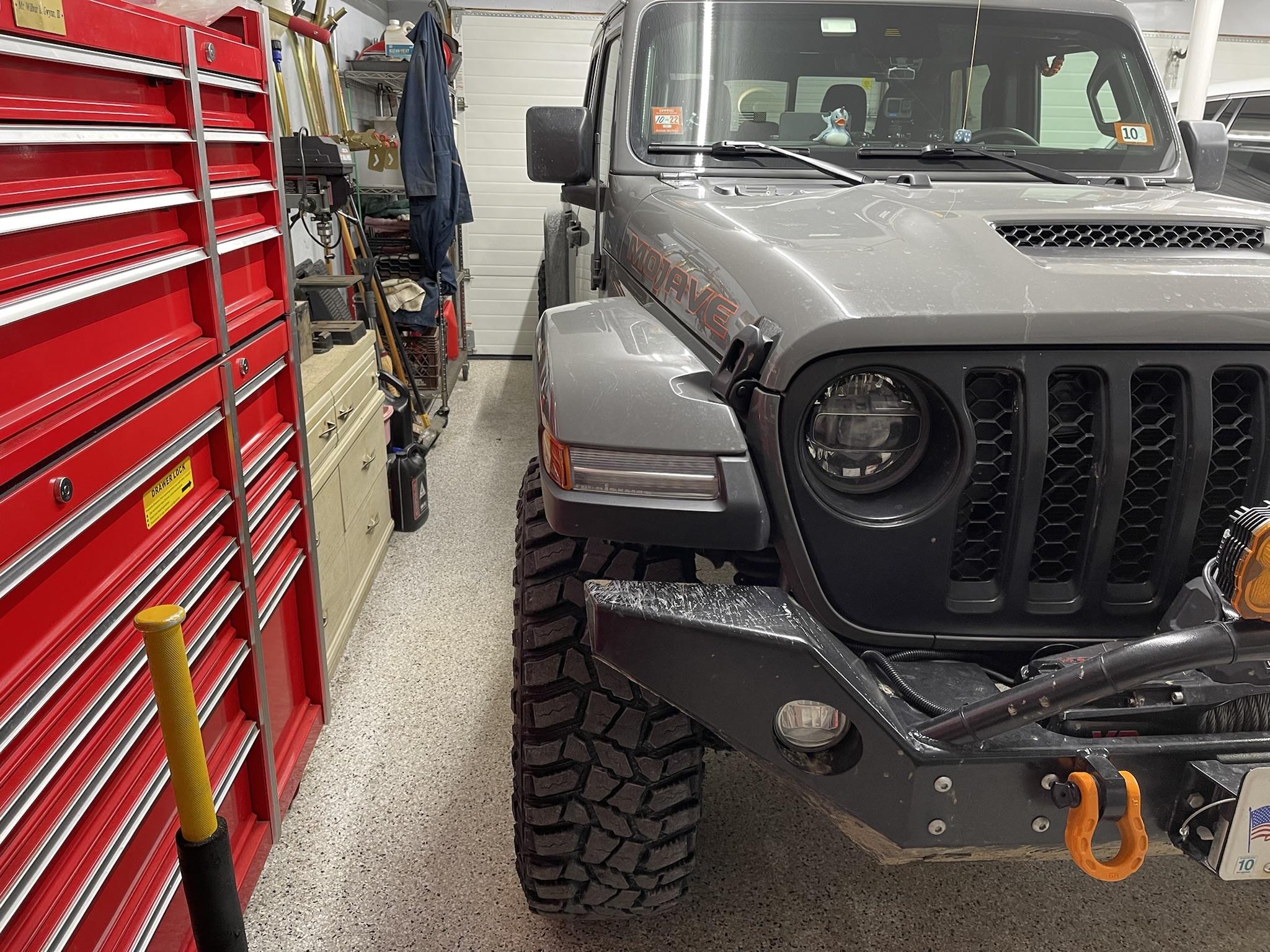 Jeep Gladiator Mojave - Method 701s wheel poke