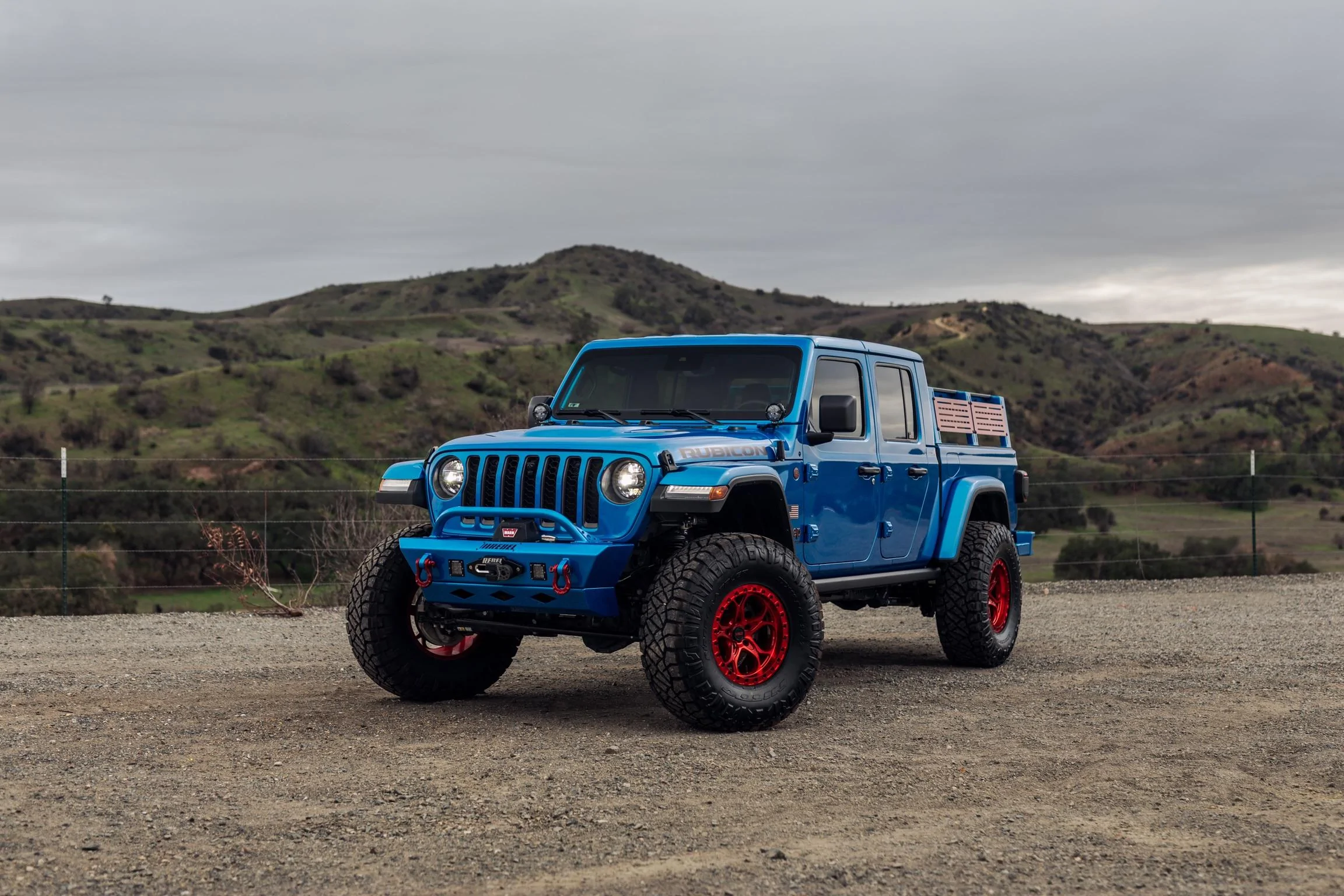 Jeep Gladiator HYDRO BLUE PEARL Gladiator JT Club 0700F19A-550D-4345-A829-7AE7095478A3