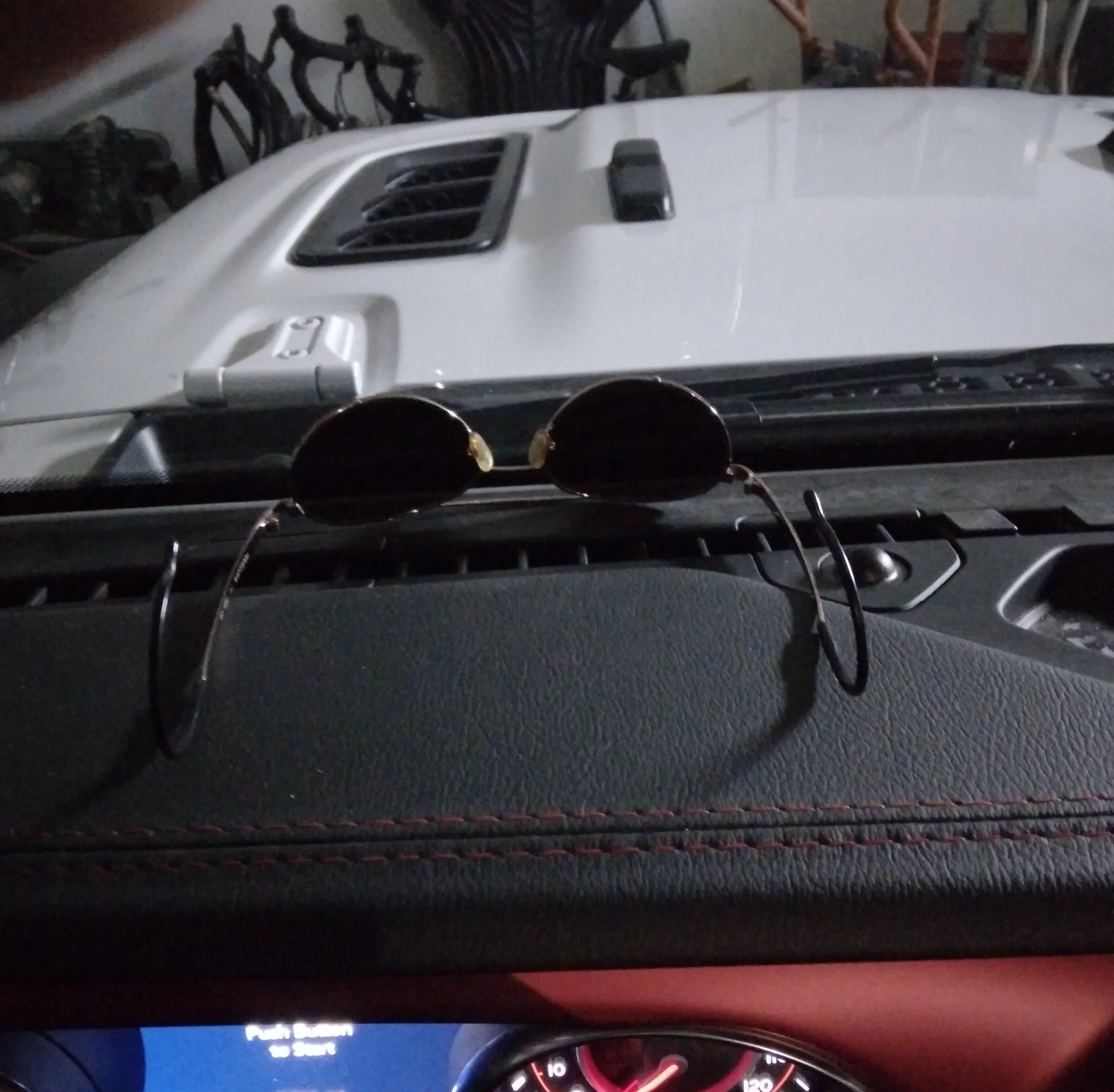 Jeep Gladiator Sunglass Storage Ideas 20220126_083615