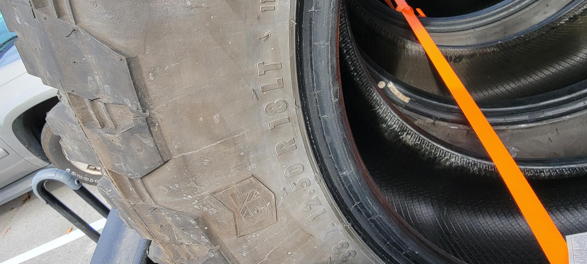 Jeep Gladiator Grabber X3 33/12.50R18 $300 20220126_111317