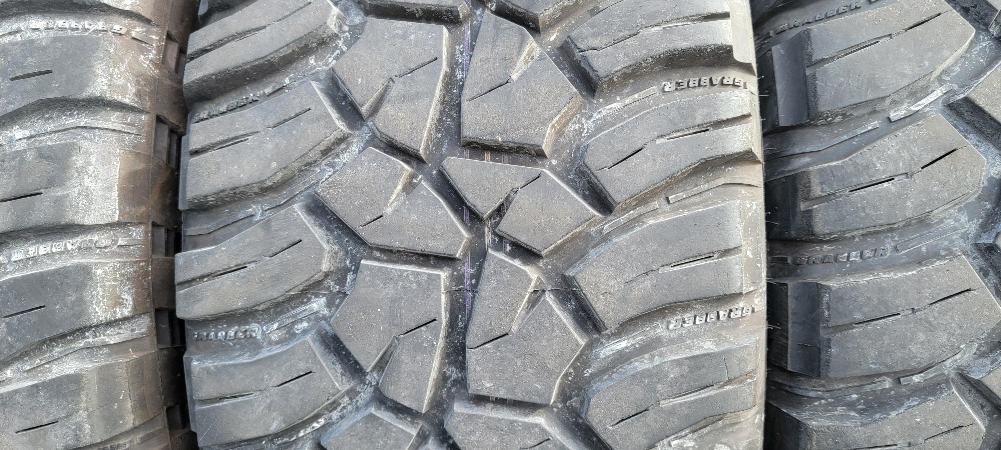 Jeep Gladiator Grabber X3 33/12.50R18 $300 20220126_111330