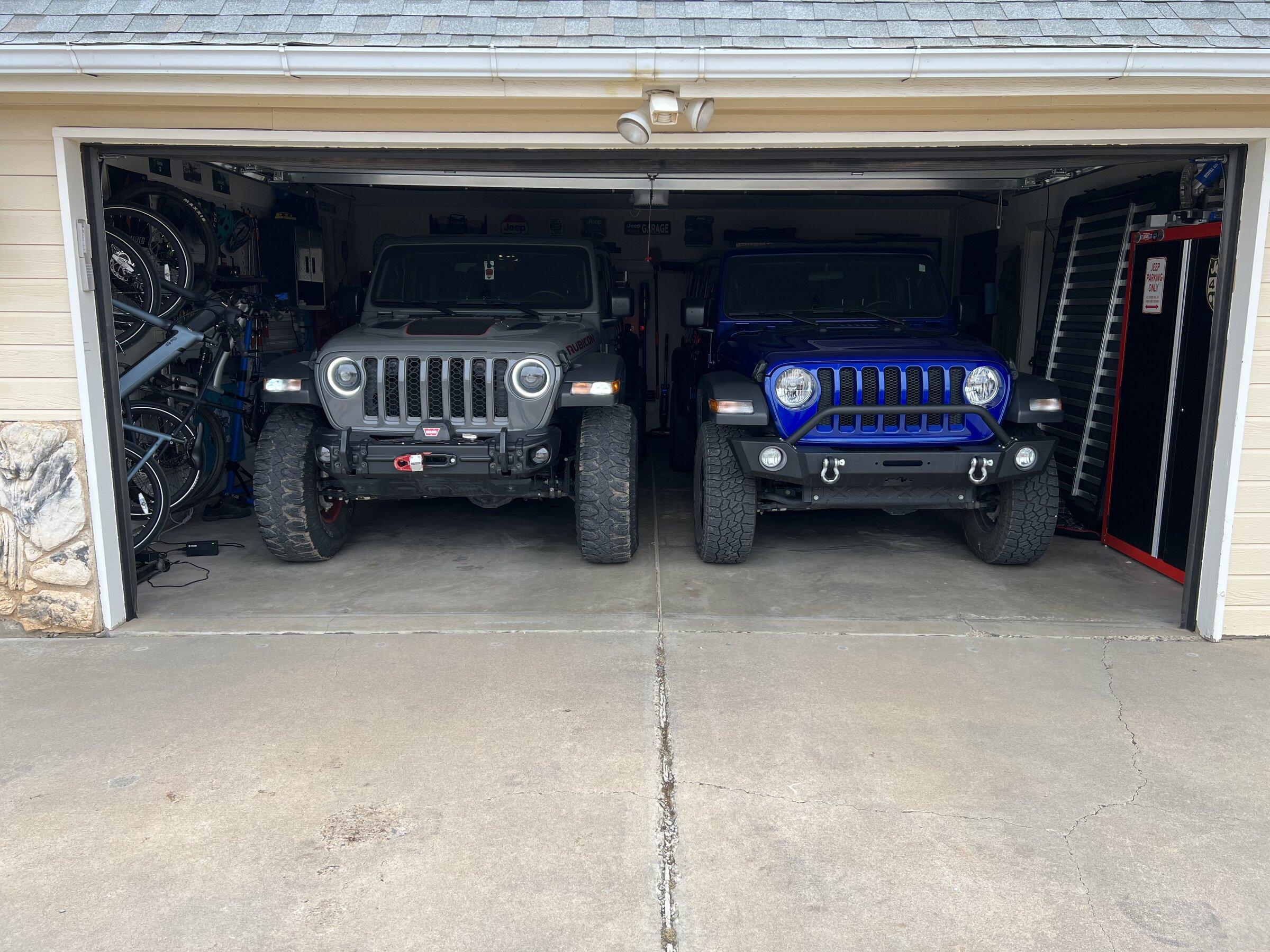 Jeep Gladiator Show Me Your Jeep Garage! AACB81BA-01A4-4103-B3BF-DCDC01CDA6D4