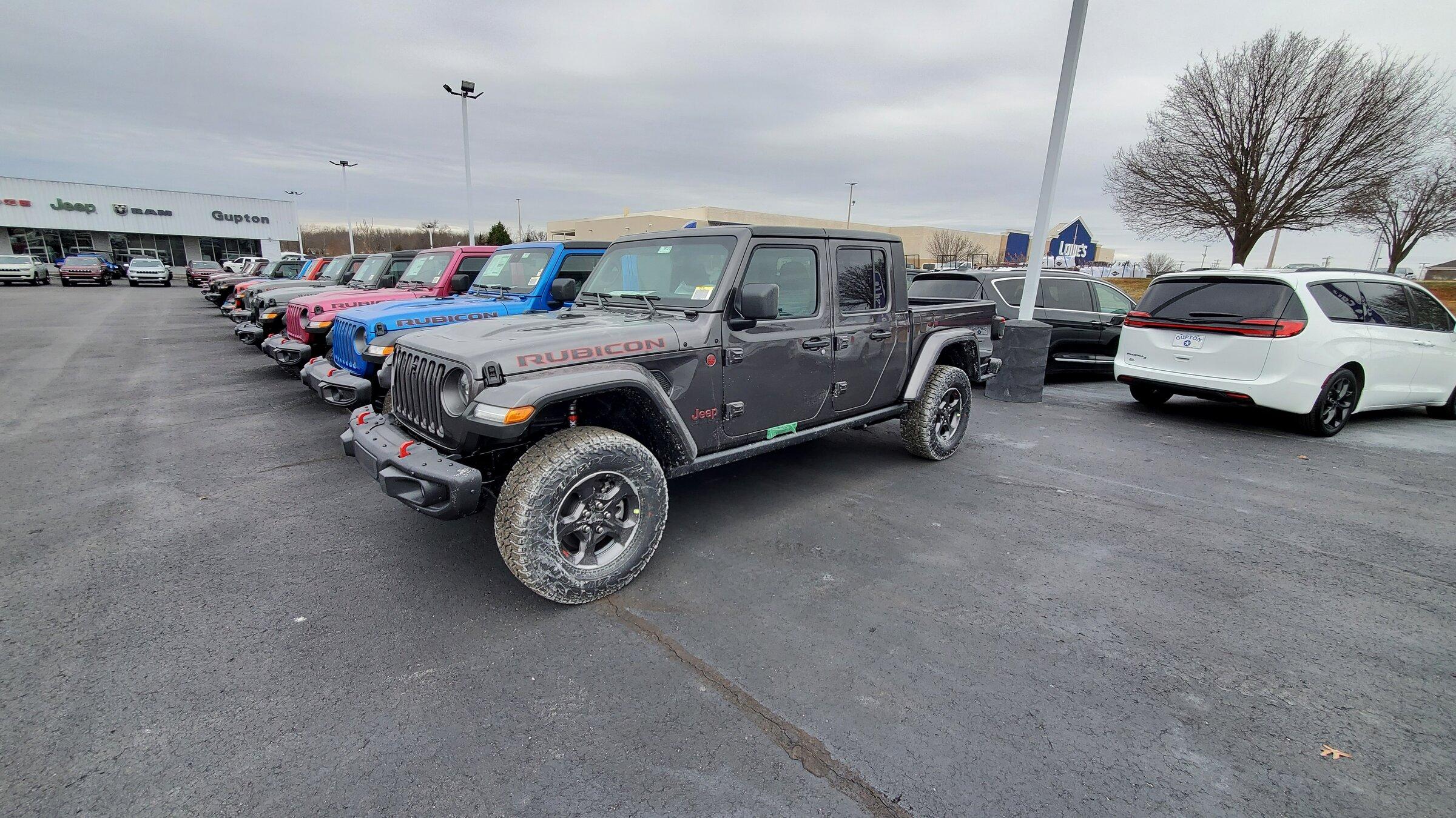 Jeep Gladiator MY22 Only - Anyone moved to D1? 20220127_141135