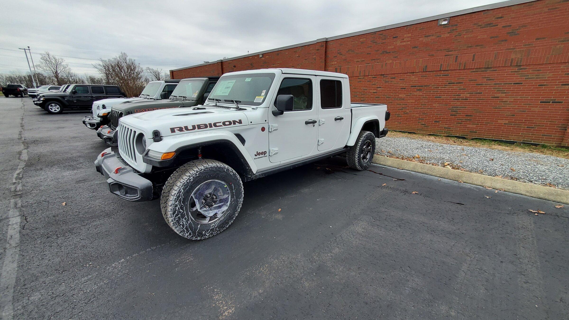 Jeep Gladiator MY22 Only - Anyone moved to D1? 20220127_141343