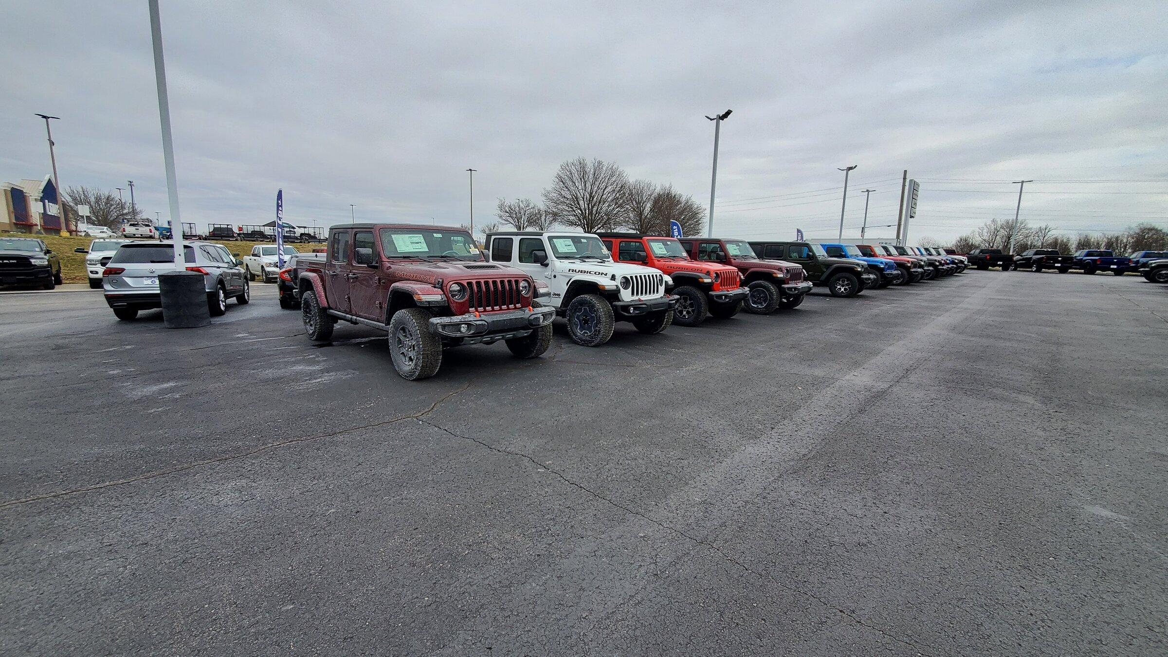 Jeep Gladiator MY22 Only - Anyone moved to D1? 20220127_140903