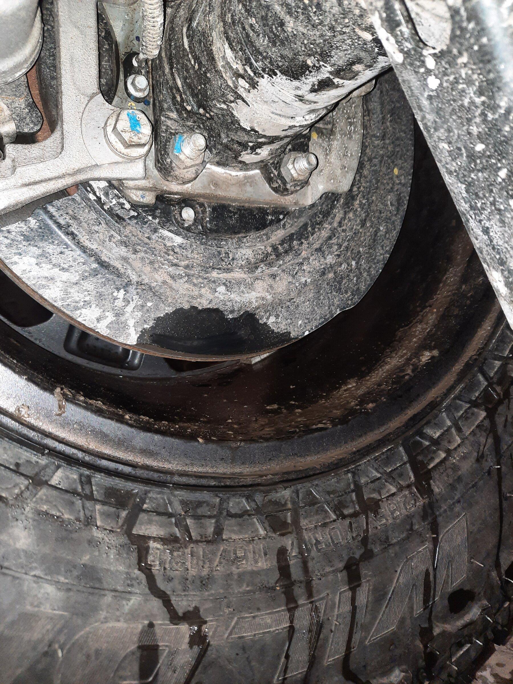 Jeep Gladiator Leaking axle seal? 20220127_192915