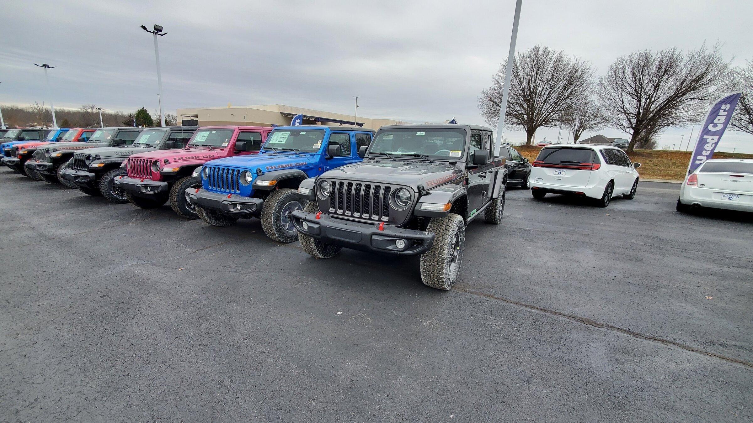 Jeep Gladiator MY22 Only - Anyone moved to D1? 20220127_141141
