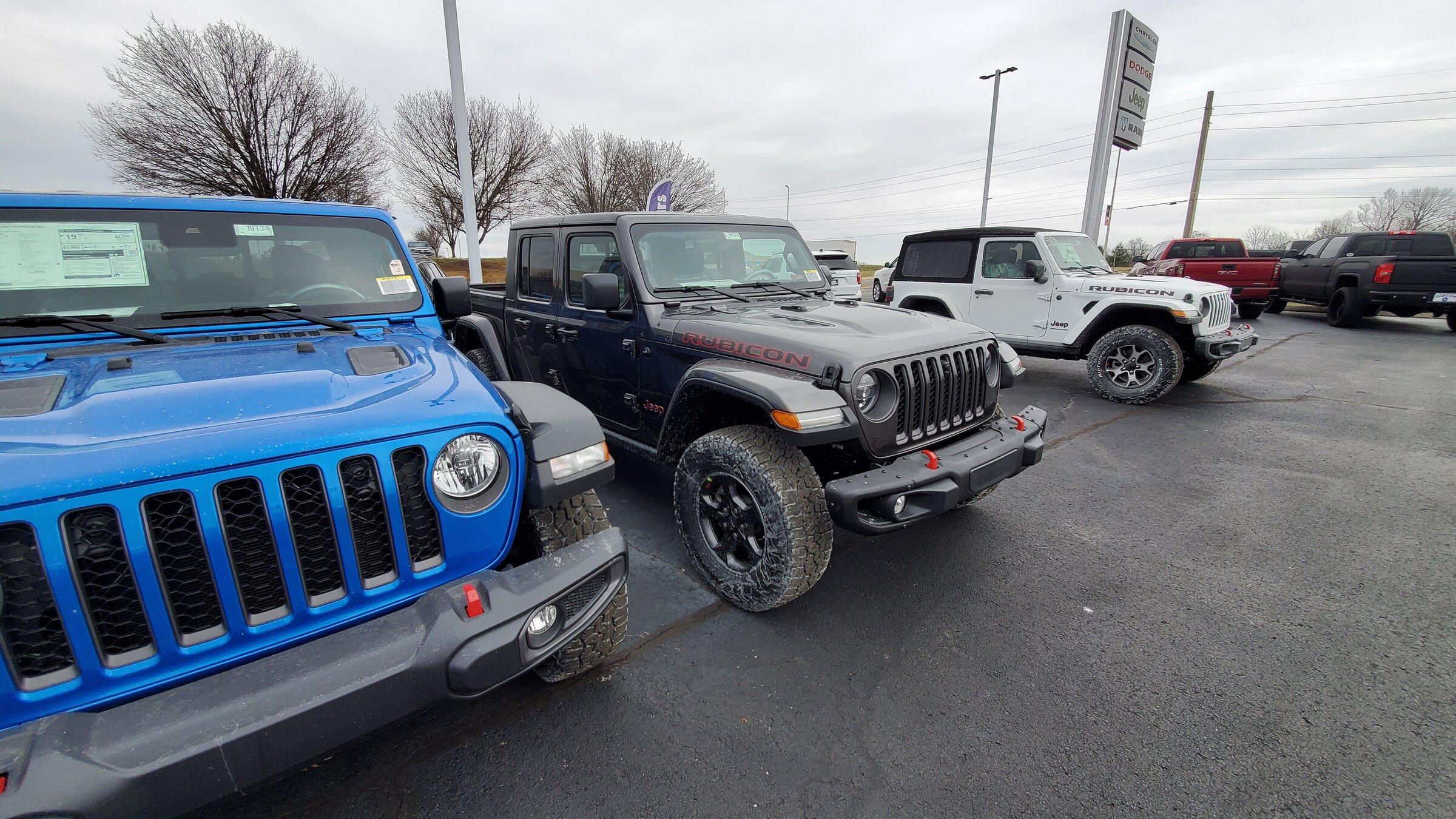 Jeep Gladiator MY22 Only - Anyone moved to D1? 20220127_141148