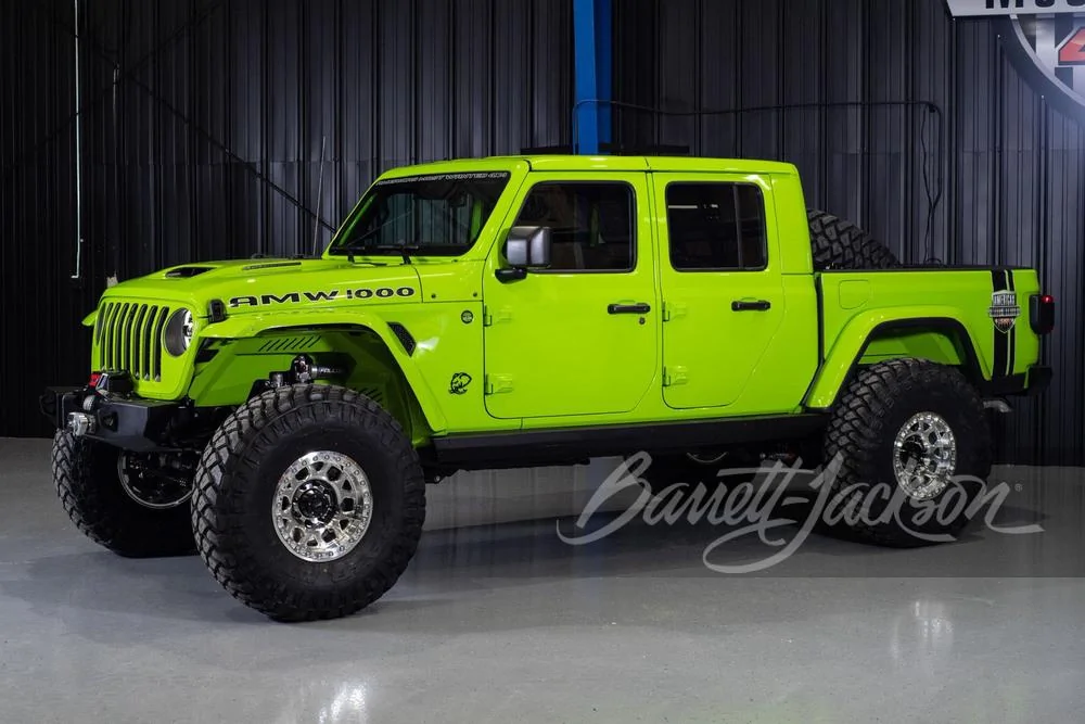 Jeep Gladiator Looks like a few Gladiators made it to Barrett-Jackson this weekend 252551_Front_3-4_W