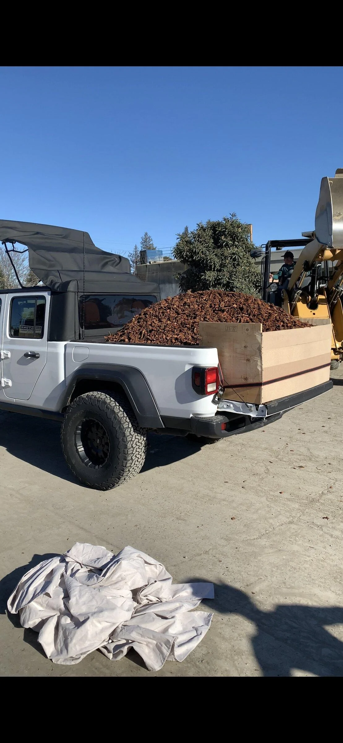 Jeep Gladiator Post em up. 37" K02's on 2.5" lift. CB885BD8-8B87-4979-9015-7F7F080C7939