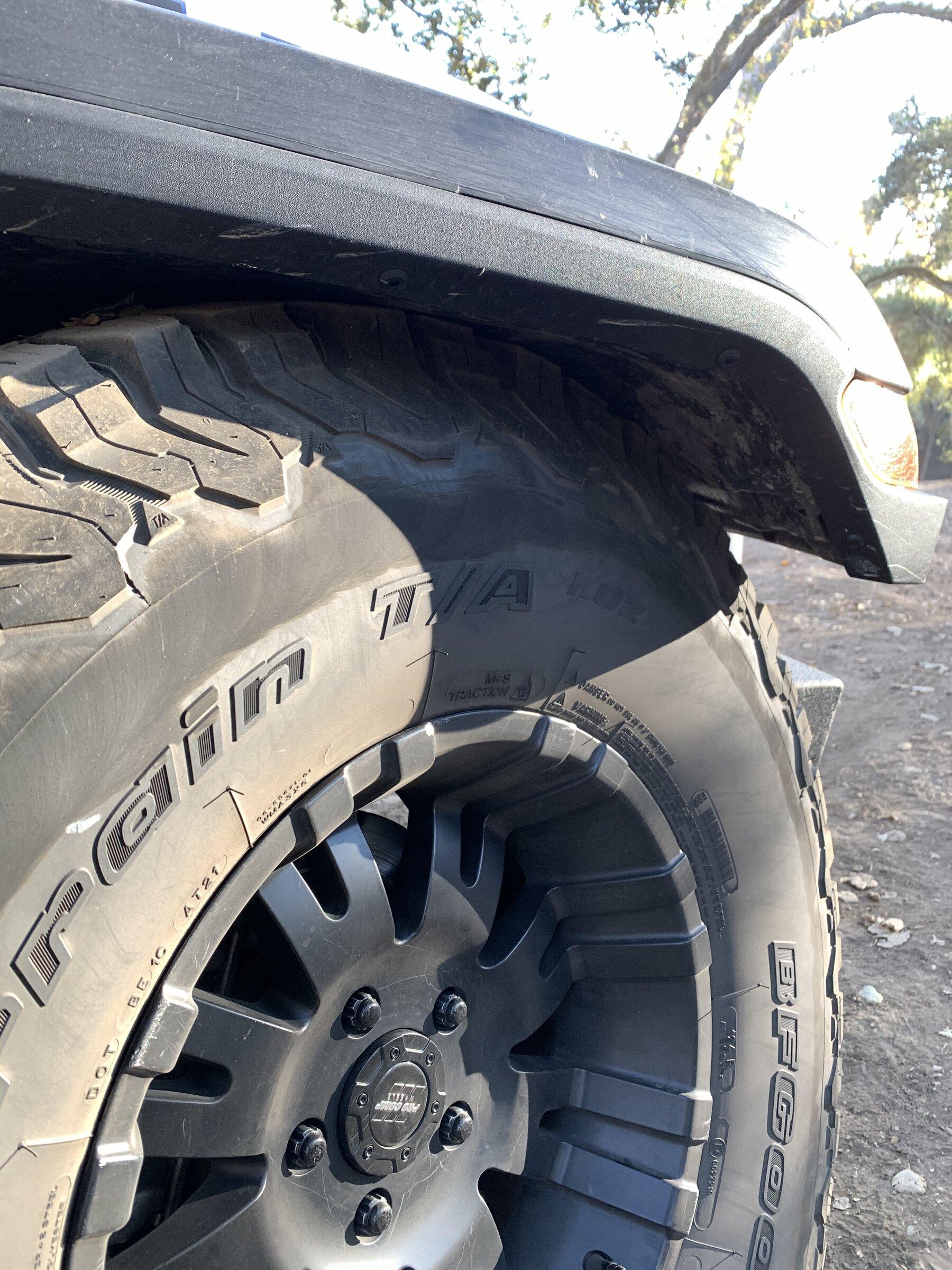 Jeep Gladiator Post em up. 37" K02's on 2.5" lift. 7B6EB48F-A8B6-4235-9662-6DD8FCB20EB1