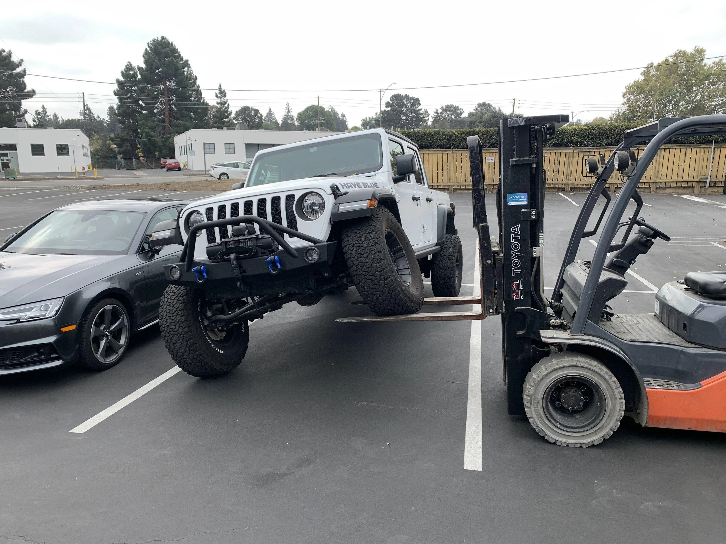 Jeep Gladiator Post em up. 37" K02's on 2.5" lift. 8F604C42-078E-463E-8067-9F8BC47A2EE5