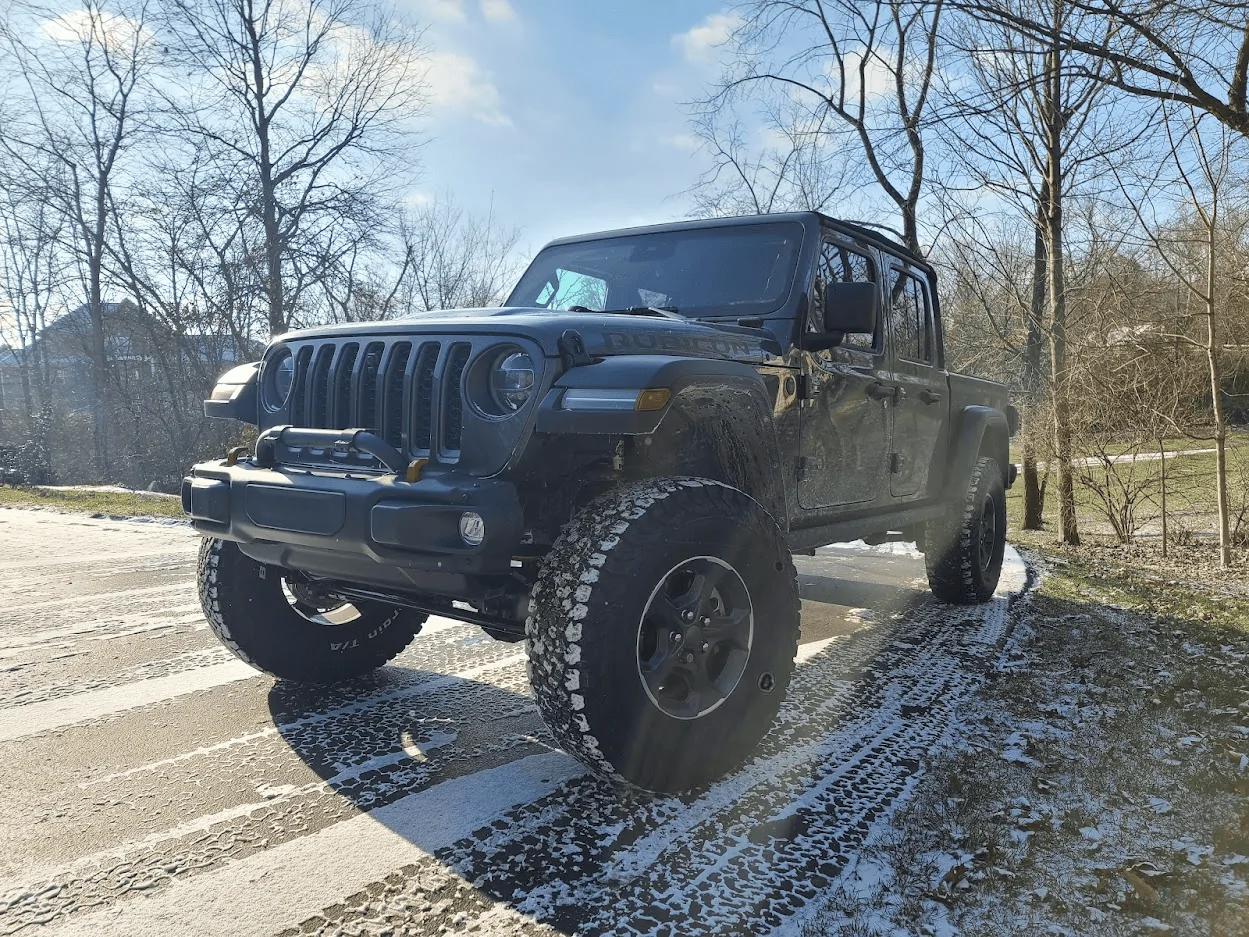 Jeep Gladiator Post em up. 37" K02's on 2.5" lift. 1643493928751