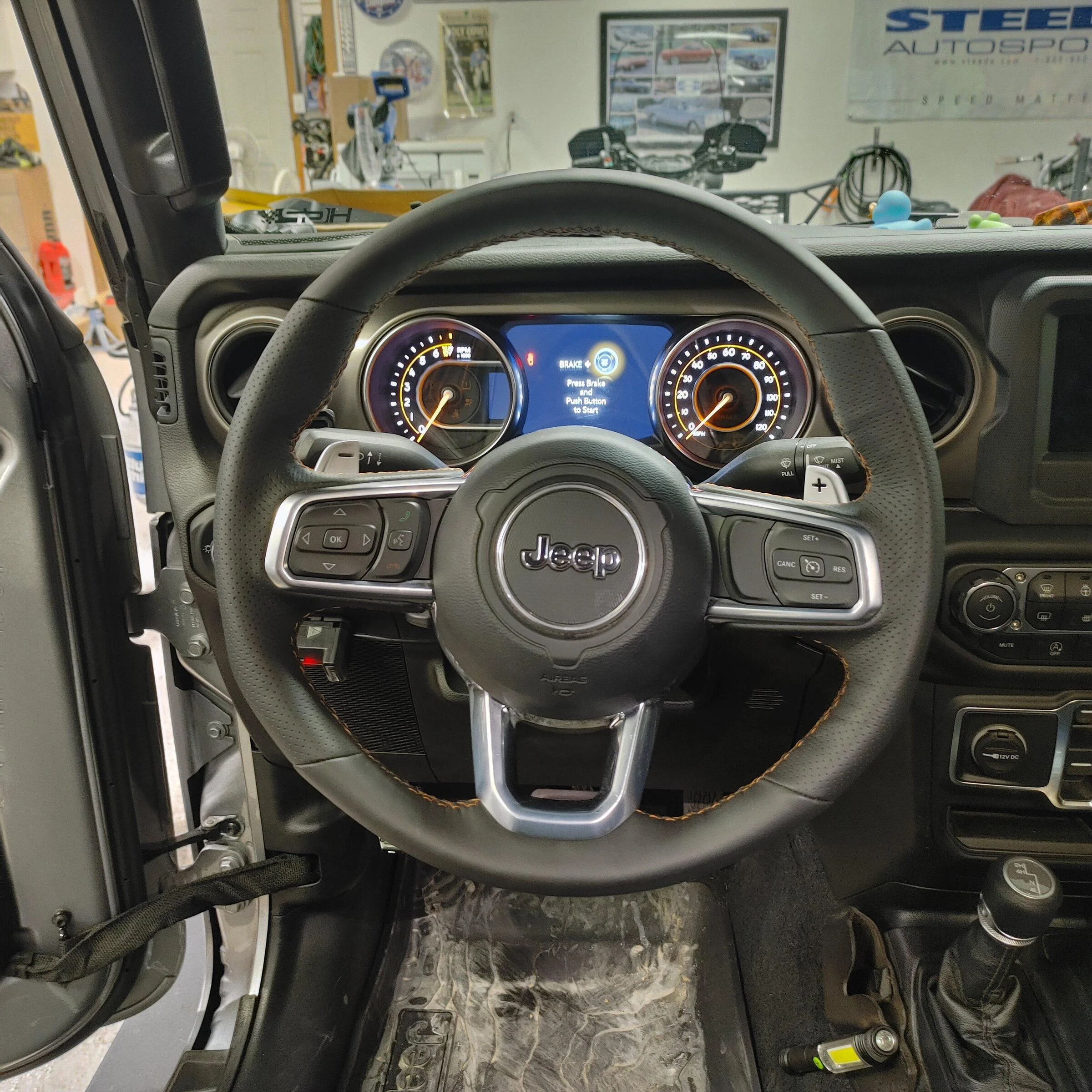 Jeep Gladiator 392 Steering Wheel Retrofit 0129222009_HDR
