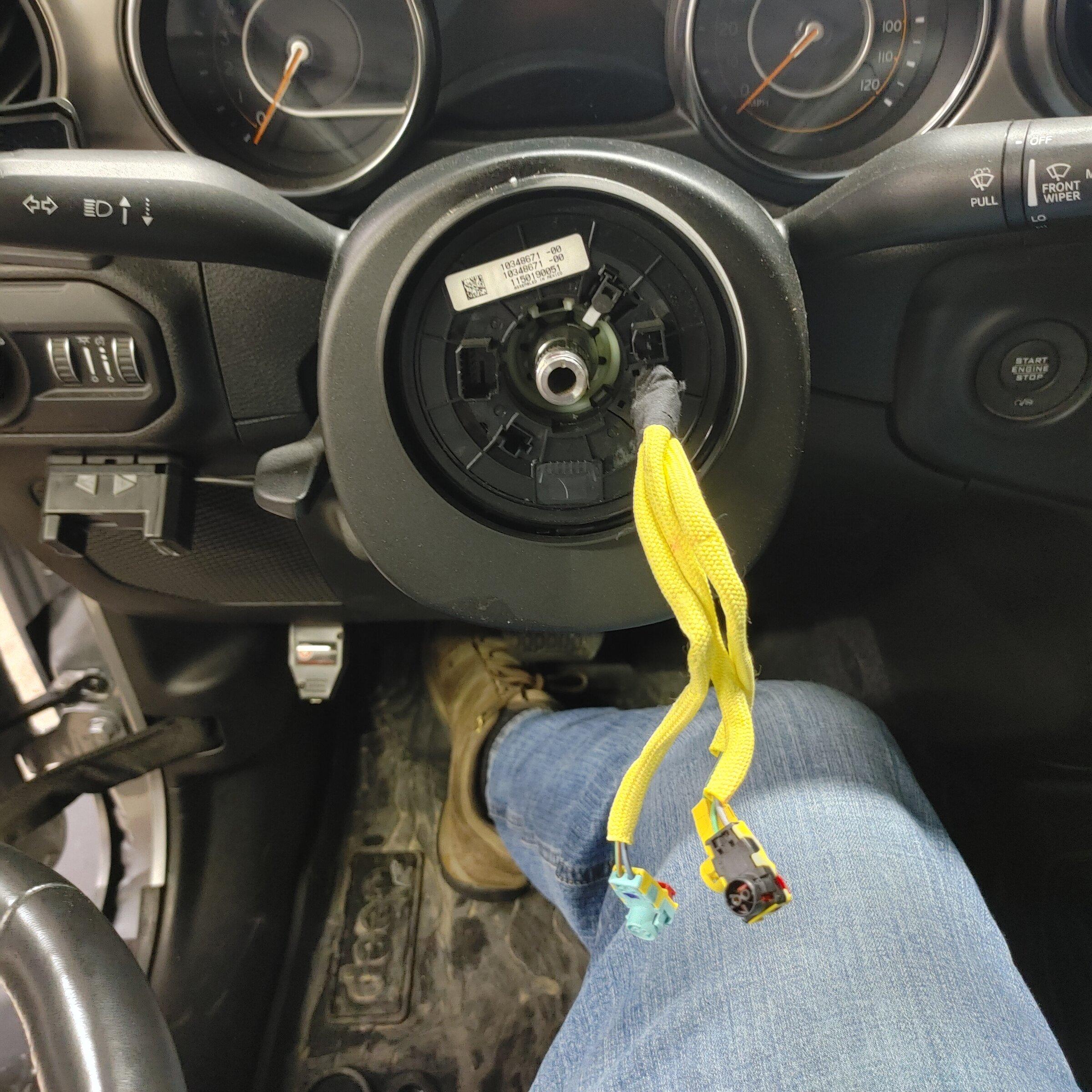 Jeep Gladiator 392 Steering Wheel Retrofit 0129221919_HDR