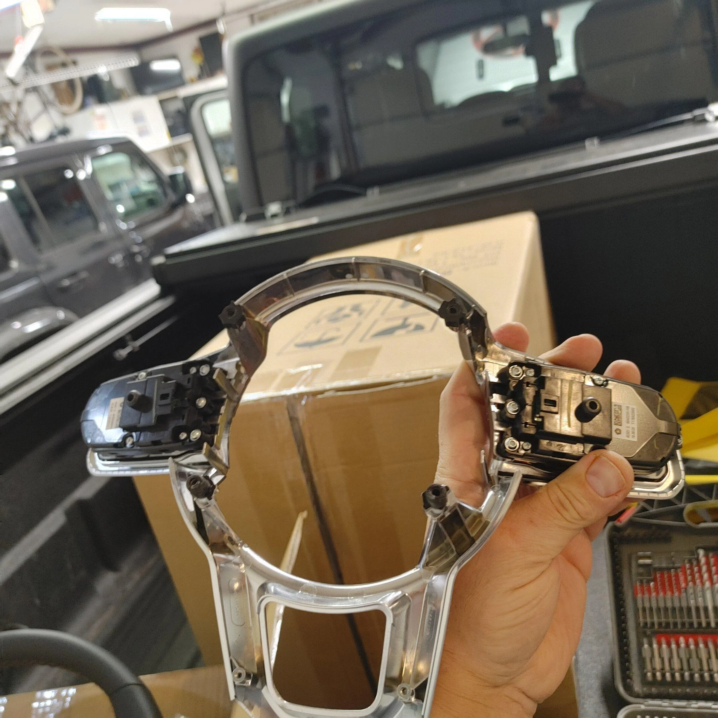 Jeep Gladiator 392 Steering Wheel Retrofit 0129221931_HDR