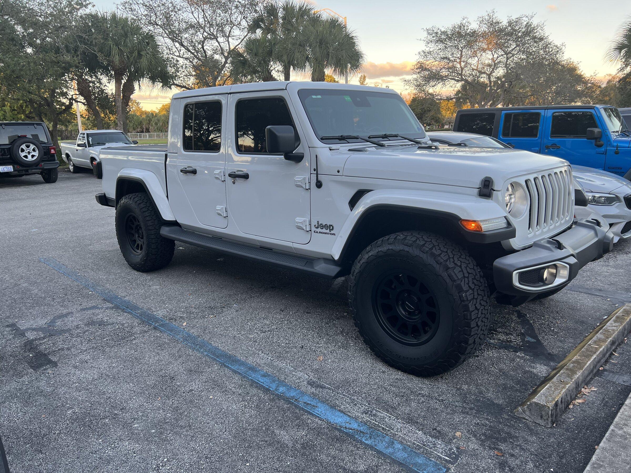 Jeep Gladiator 35's, no lift? A8CFFEC6-1E31-49E5-B6B3-8D8D33A35FE7