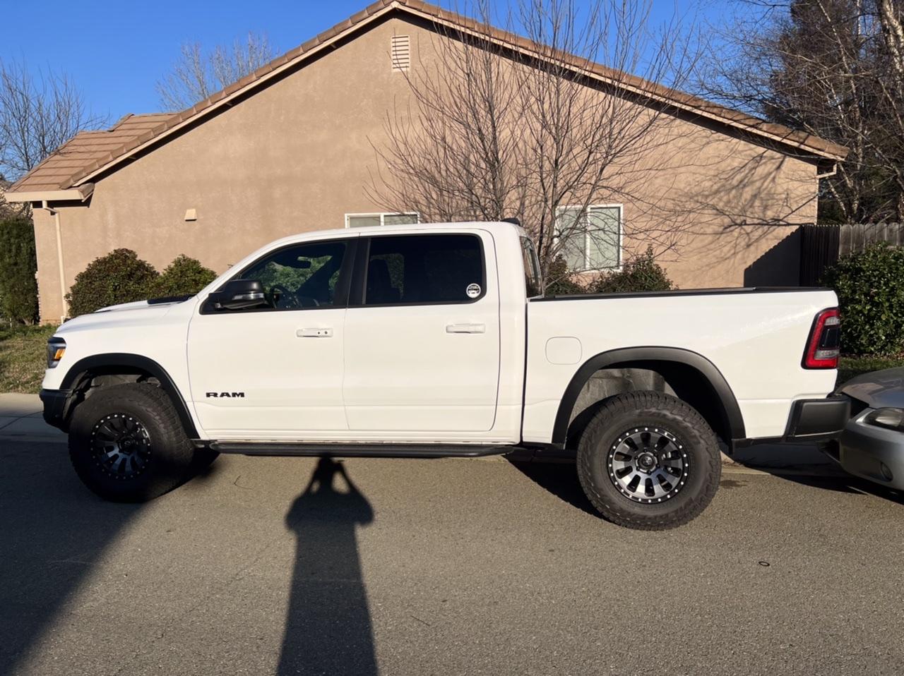 Jeep Gladiator 2020 Ram Rebel 1500 LOADED / Low Miles 7B428B87-60C4-4BA2-A48B-383637E45D86