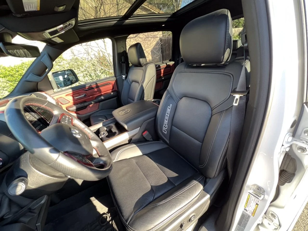 Jeep Gladiator 2020 Ram Rebel 1500 LOADED / Low Miles 8E32124E-1FAF-4AAA-863E-ADD45AE8C0E2