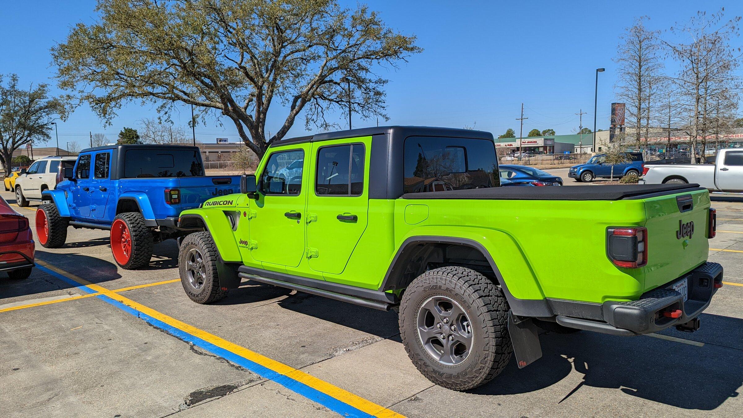 Jeep Gladiator Jeeps Parking Next To Jeeps PXL_20220130_184916760