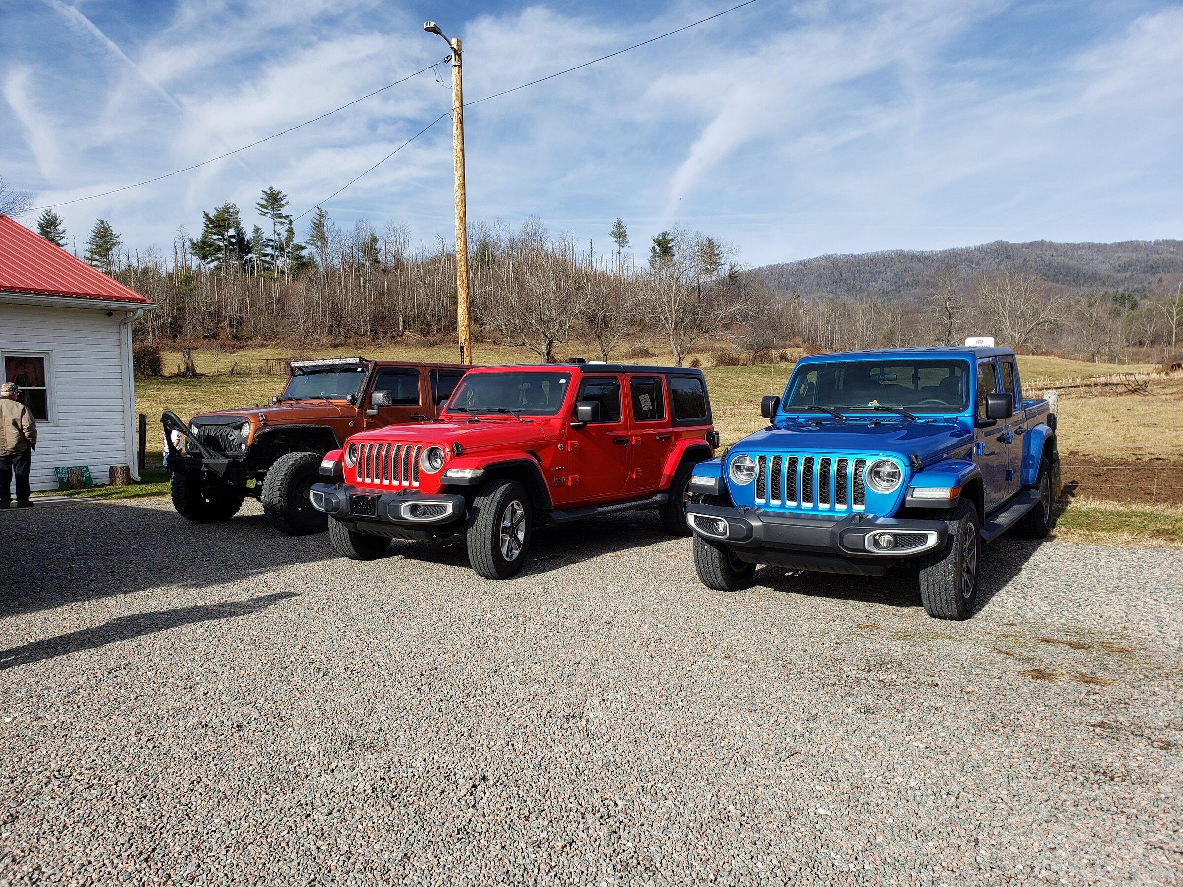 Jeep Gladiator Jeeps Parking Next To Jeeps 20201219_114408