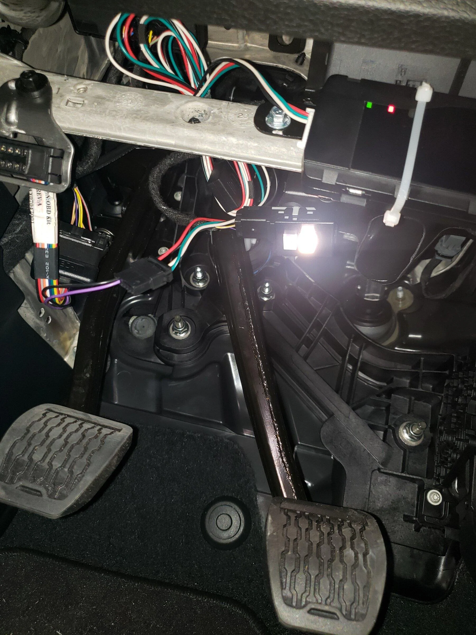 Jeep Gladiator What the heck is this mystery device? 20220131_163152