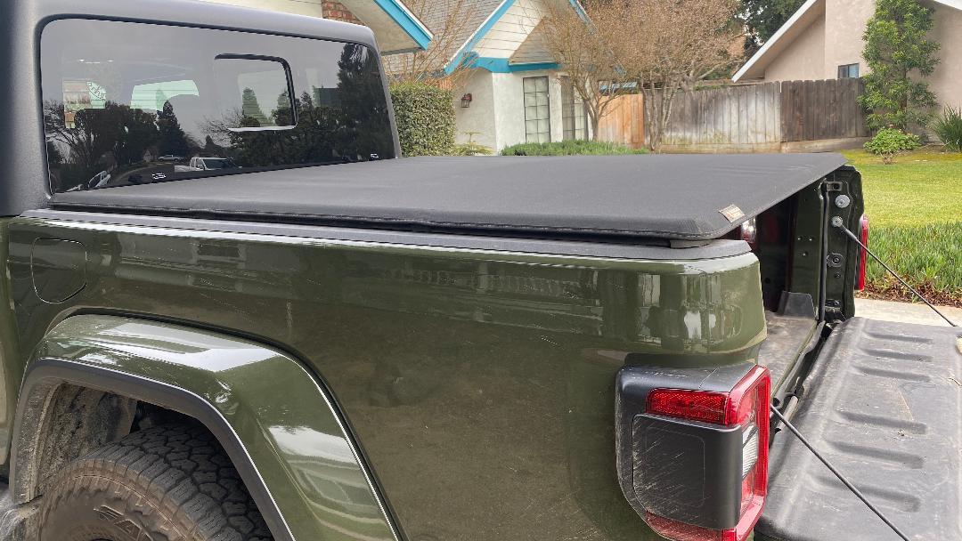 Jeep Gladiator Gas cans thumbnail