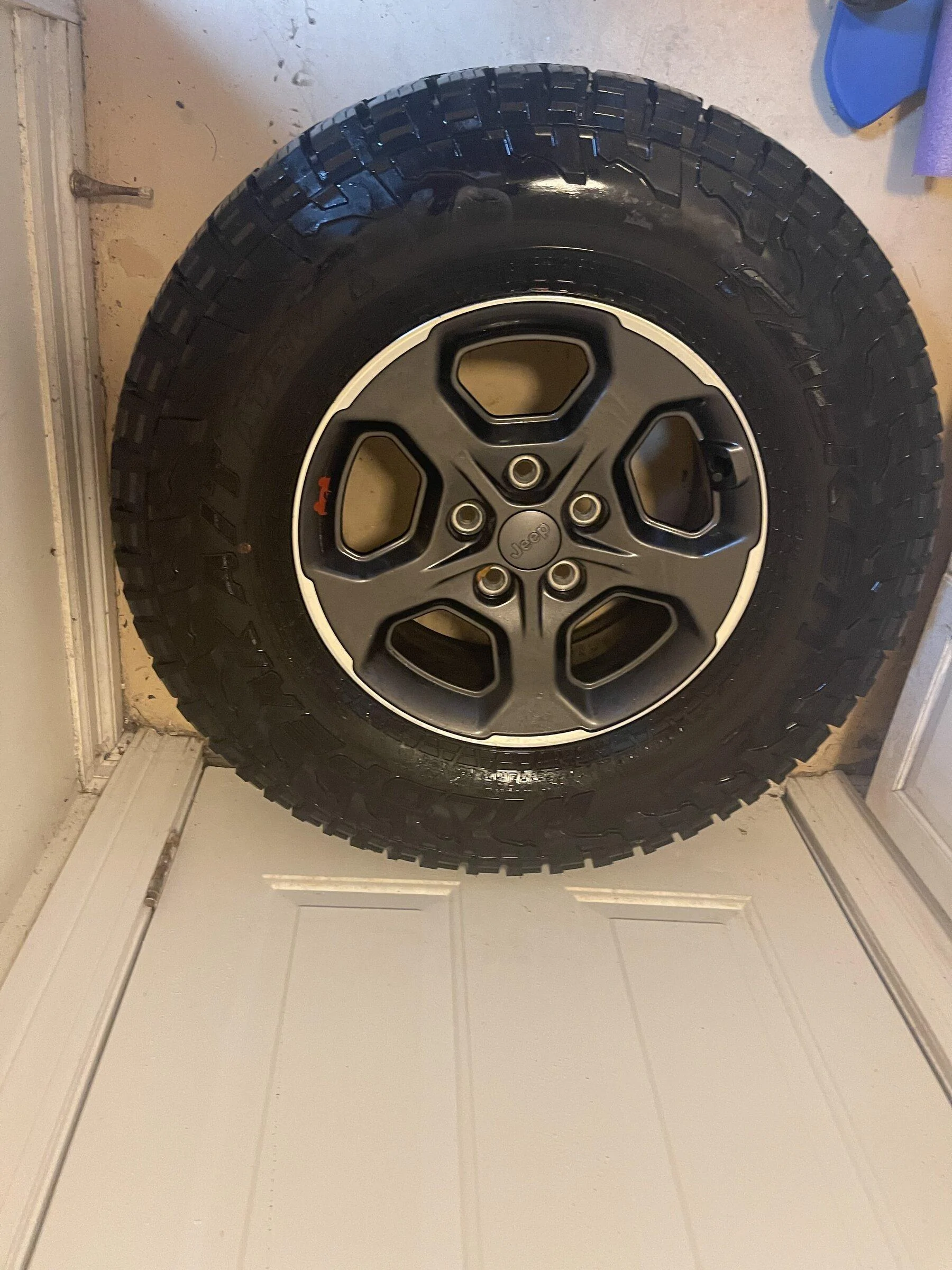 Jeep Gladiator JTRD wheels and tires $900 obo price drop 35ADCCDF-1960-4D28-8AB3-1BF79ADE9117