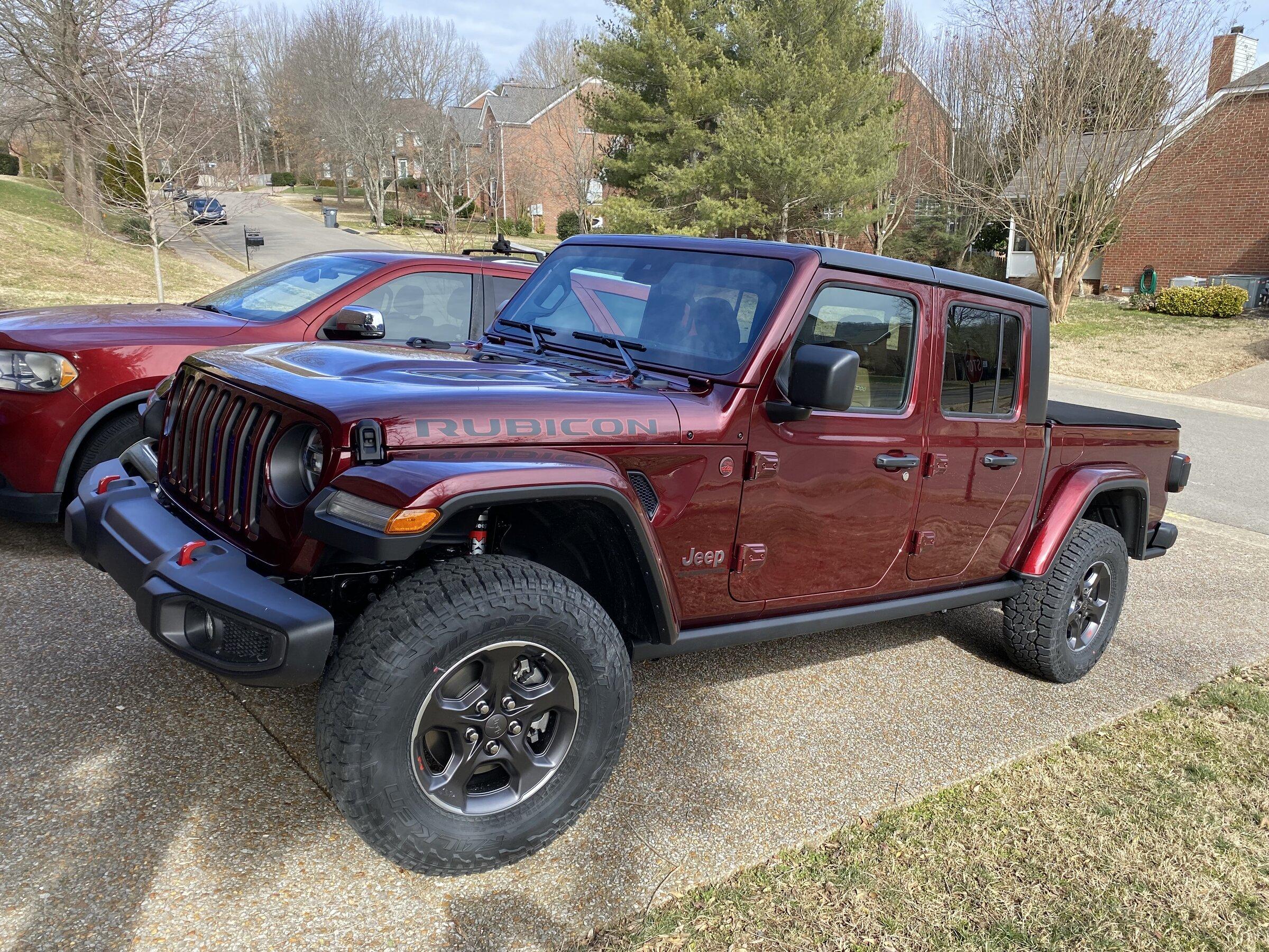Jeep Gladiator Snazzberry Gladiator JT club 0420002D-0518-447A-8691-75EB2959B3E6