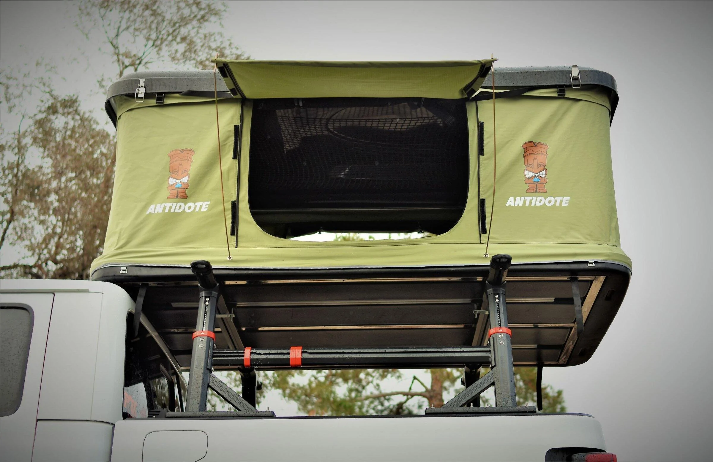 Jeep Gladiator Bed Rack and Roof Top Tents DSC_0832