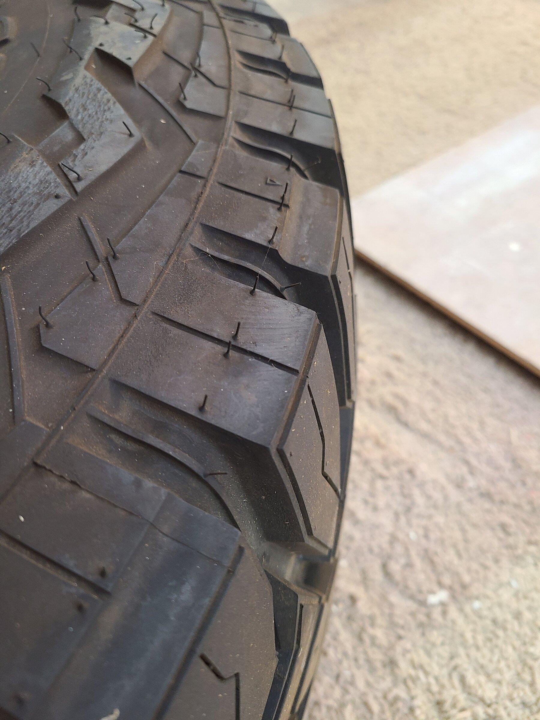 Jeep Gladiator Toyo Open Country RT 37x13.5R17 20220131_165920