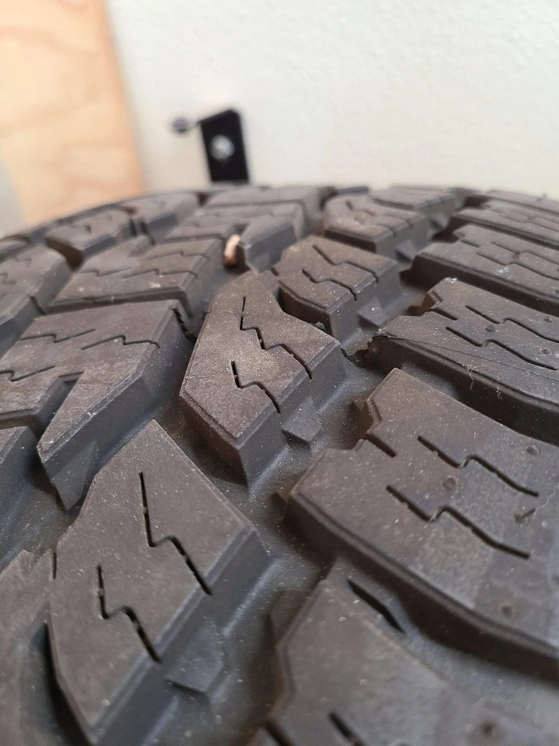 Jeep Gladiator Toyo Open Country A/T II P265/70r17 20220131_165954