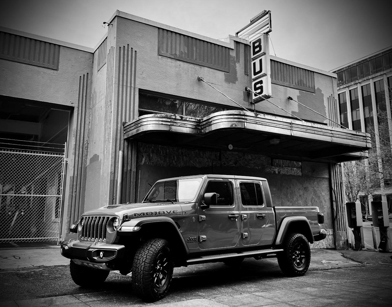 Jeep Gladiator Gladiator Glamour Shots 73DBA37D-ACAD-426E-BA7F-934A48490BEB