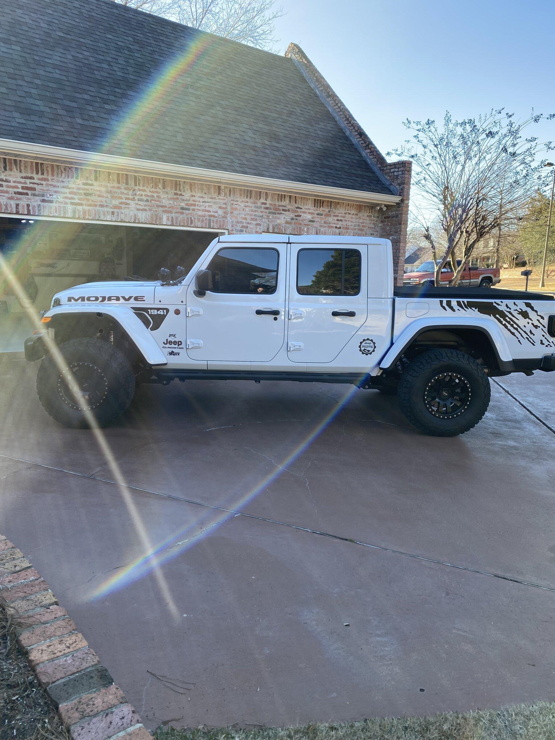 Jeep Gladiator Let's see those Mojave's and Mods E3AB5AE2-E21F-4E18-934B-5EC7C817E13D