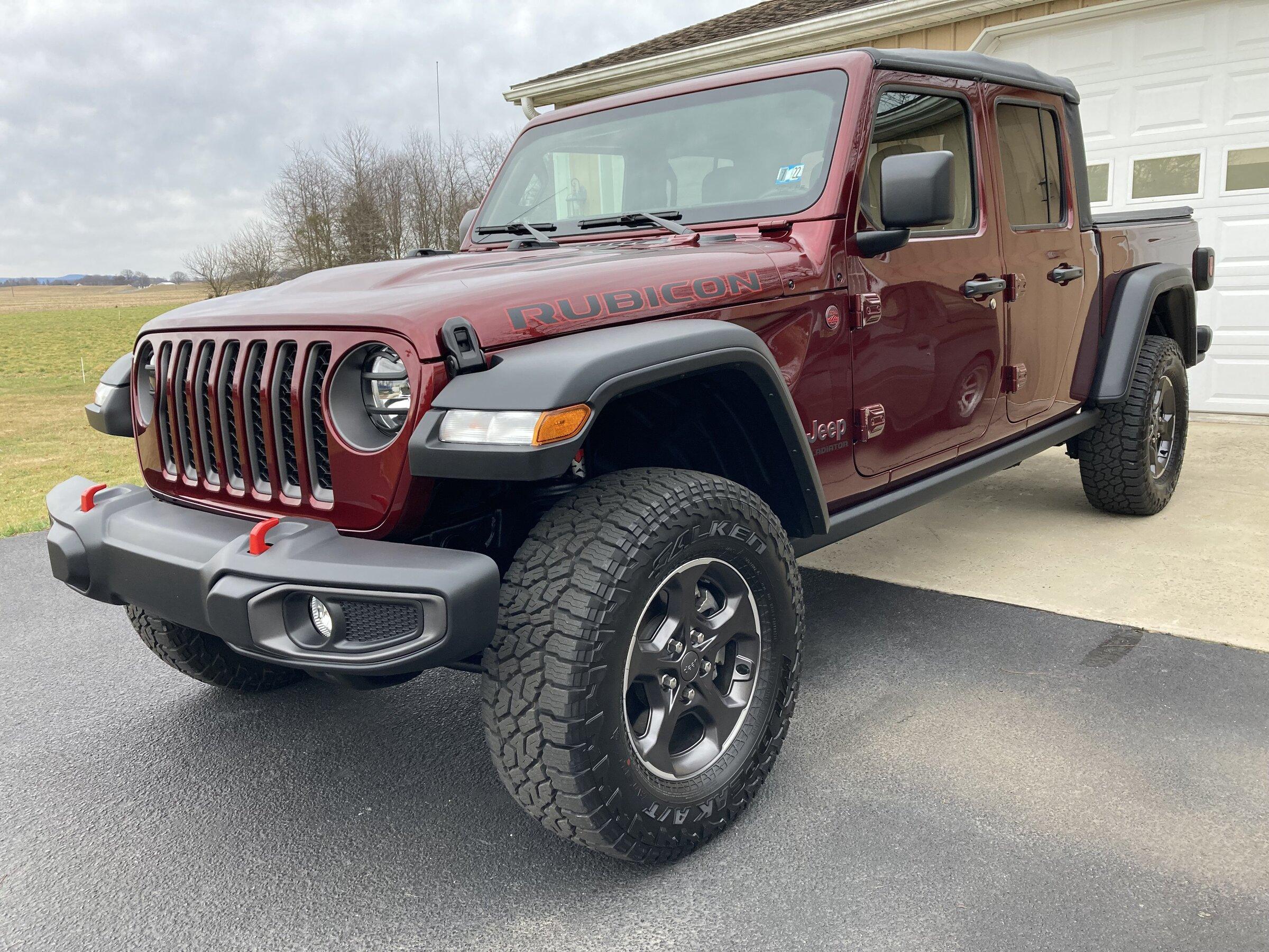 Jeep Gladiator Rubicon with 1.5" Teraflex Leveling Kit and Daystar .75" Rear Spacers full