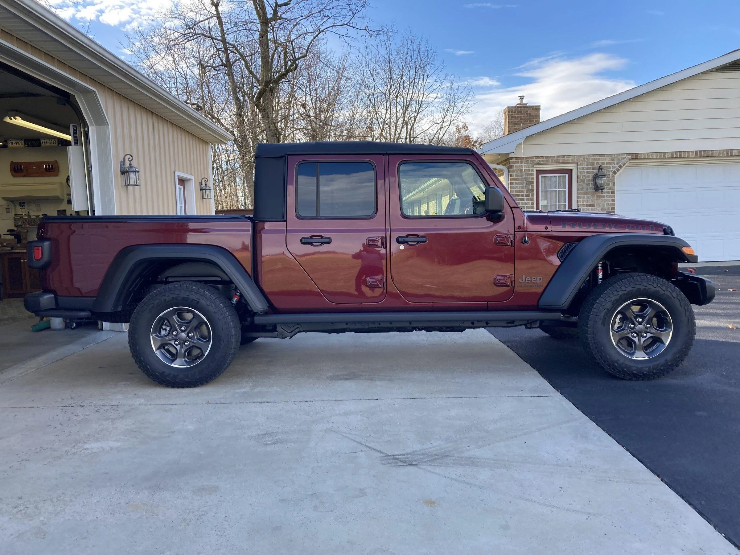 Jeep Gladiator Rubicon with 1.5" Teraflex Leveling Kit and Daystar .75" Rear Spacers full