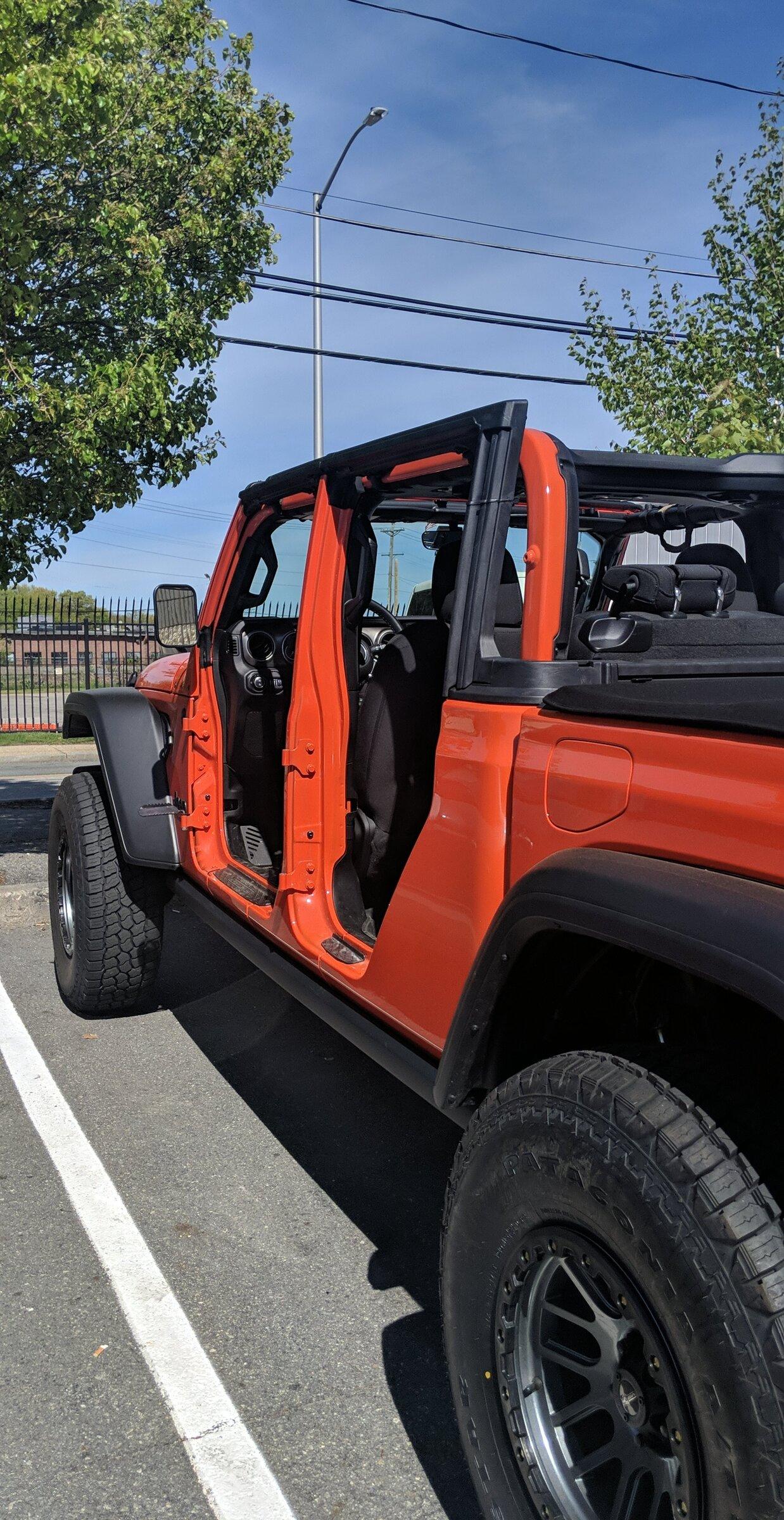 Jeep Gladiator Rubicon rock rails Snapchat-110847285