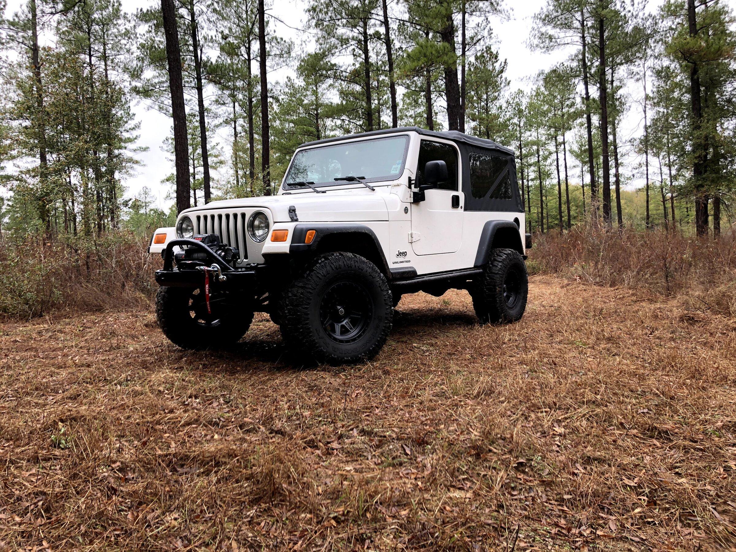 Jeep Gladiator Post em up. 37" K02's on 2.5" lift. IMG_7645