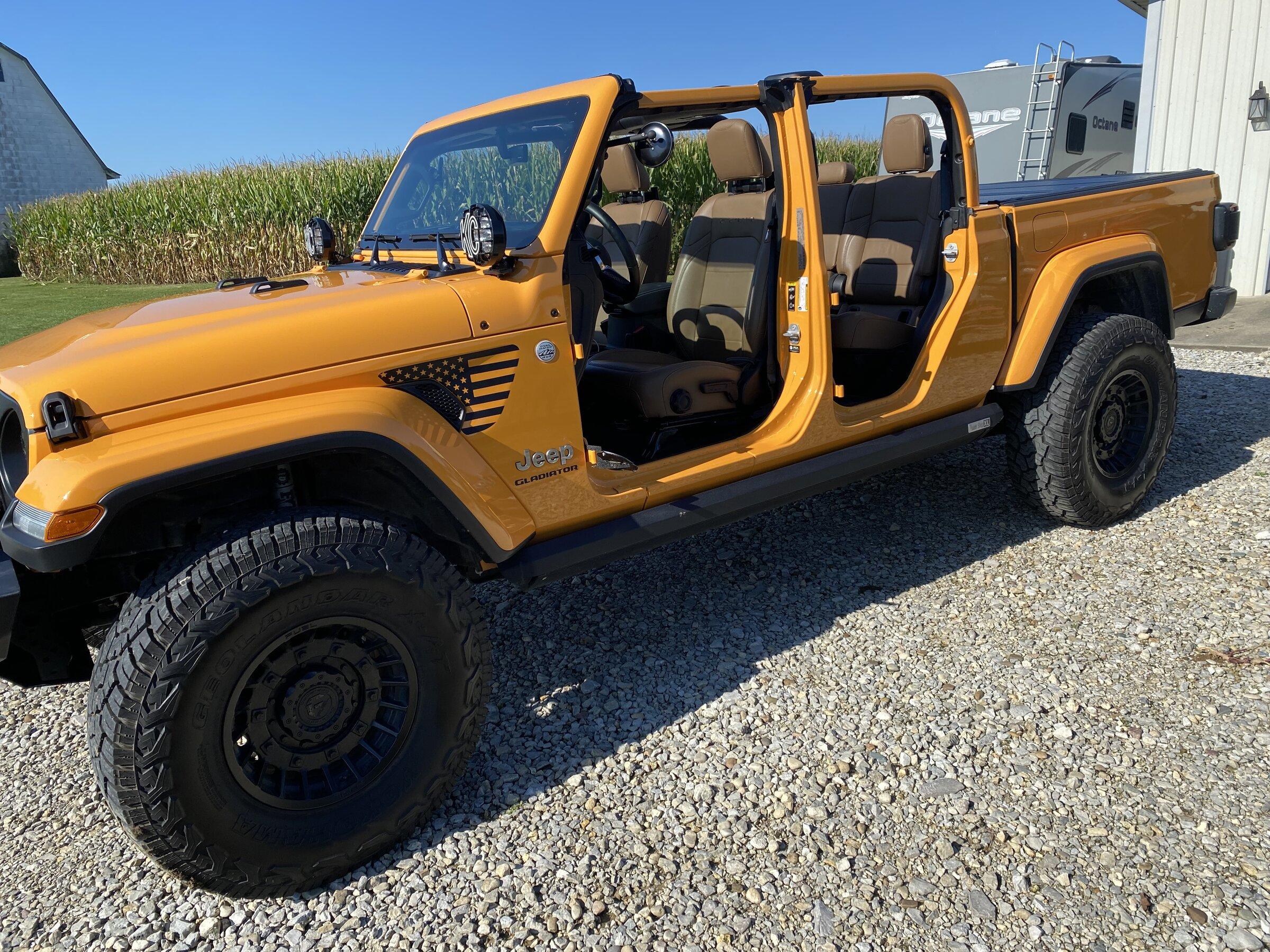 Jeep Gladiator NACHO Gladiator club B18CB684-F5D5-4FE8-B43F-BFFC699A66D8