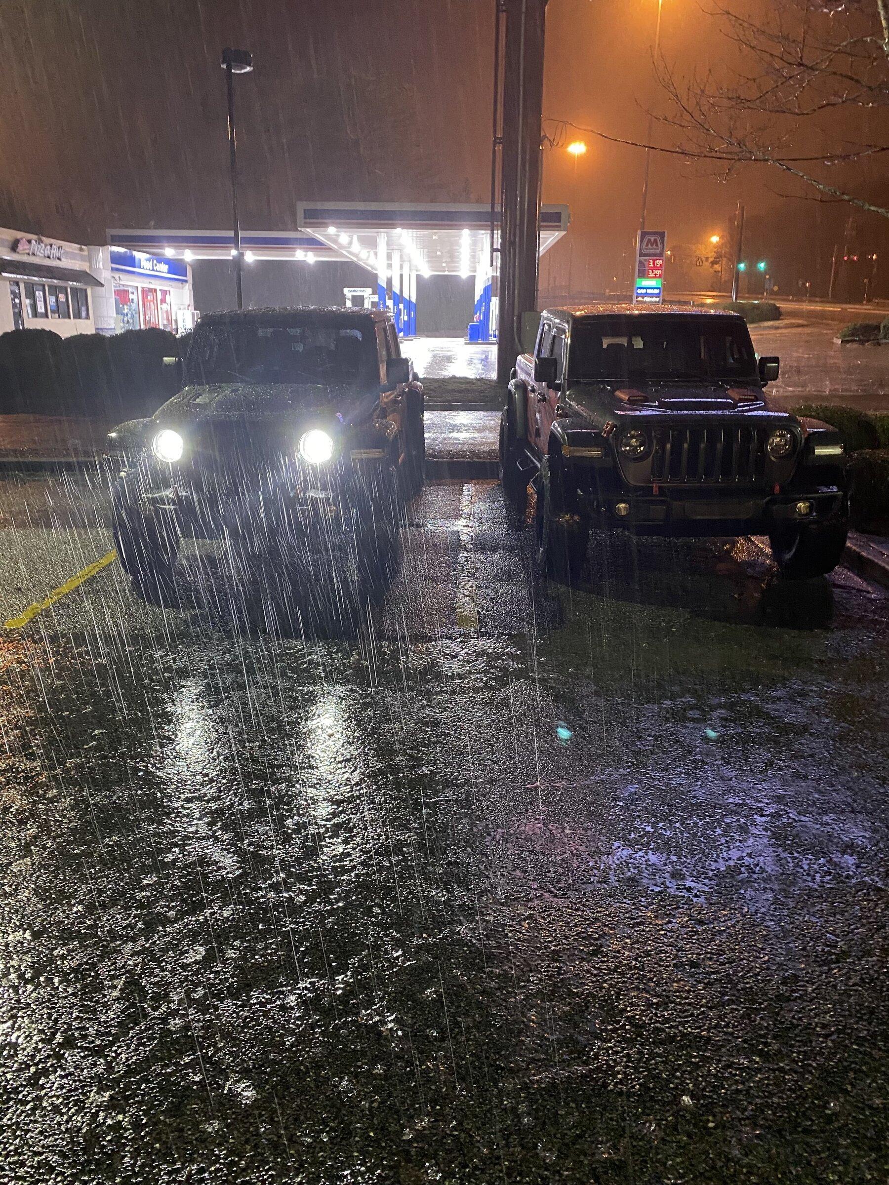 Jeep Gladiator Jeeps Parking Next To Jeeps IMG_5697