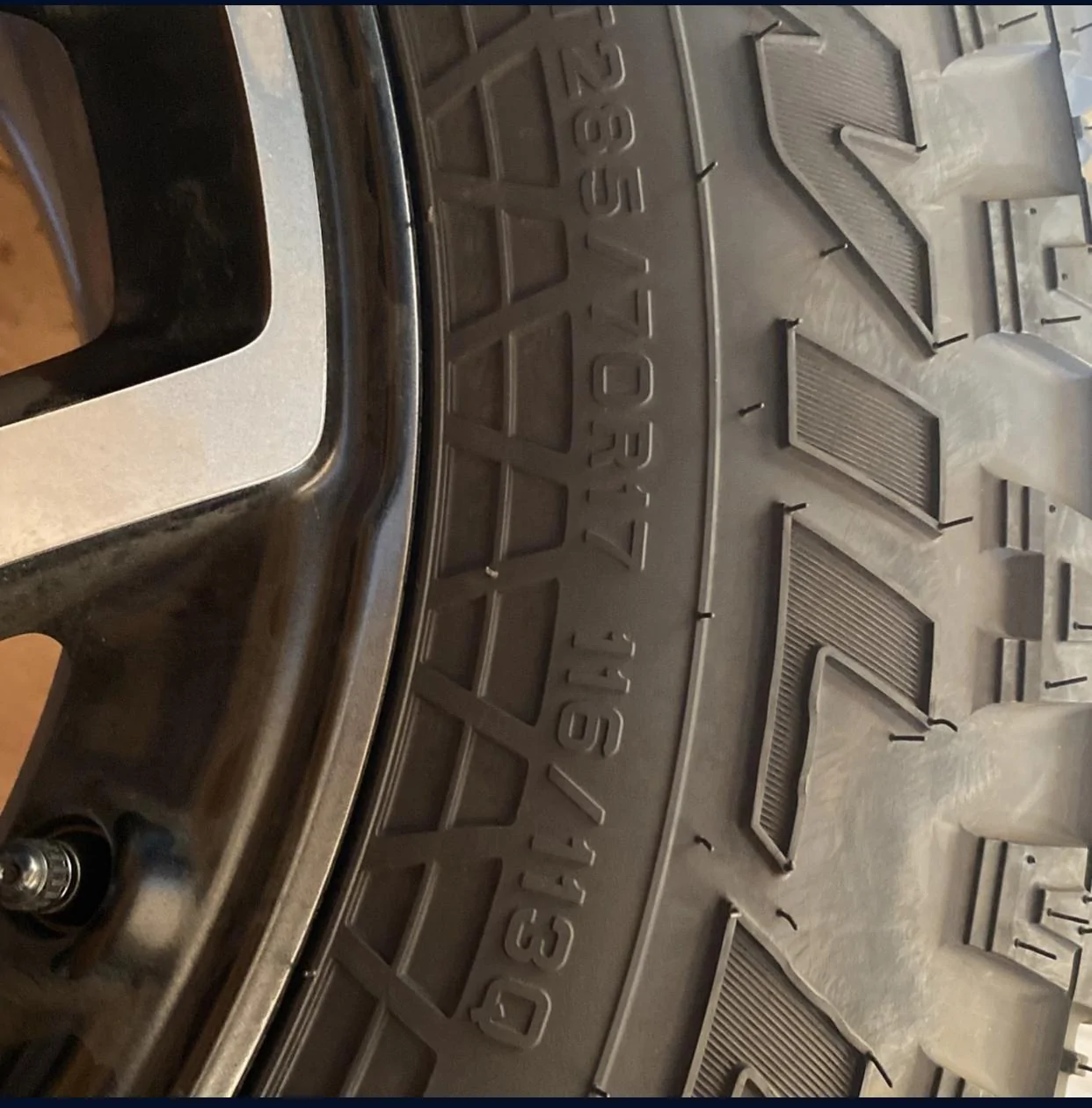 Jeep Gladiator TIRES + WHEELS GLADIATOR RUBICON BRAND NEW 750$ IMG_EF6413CDC1CA-1